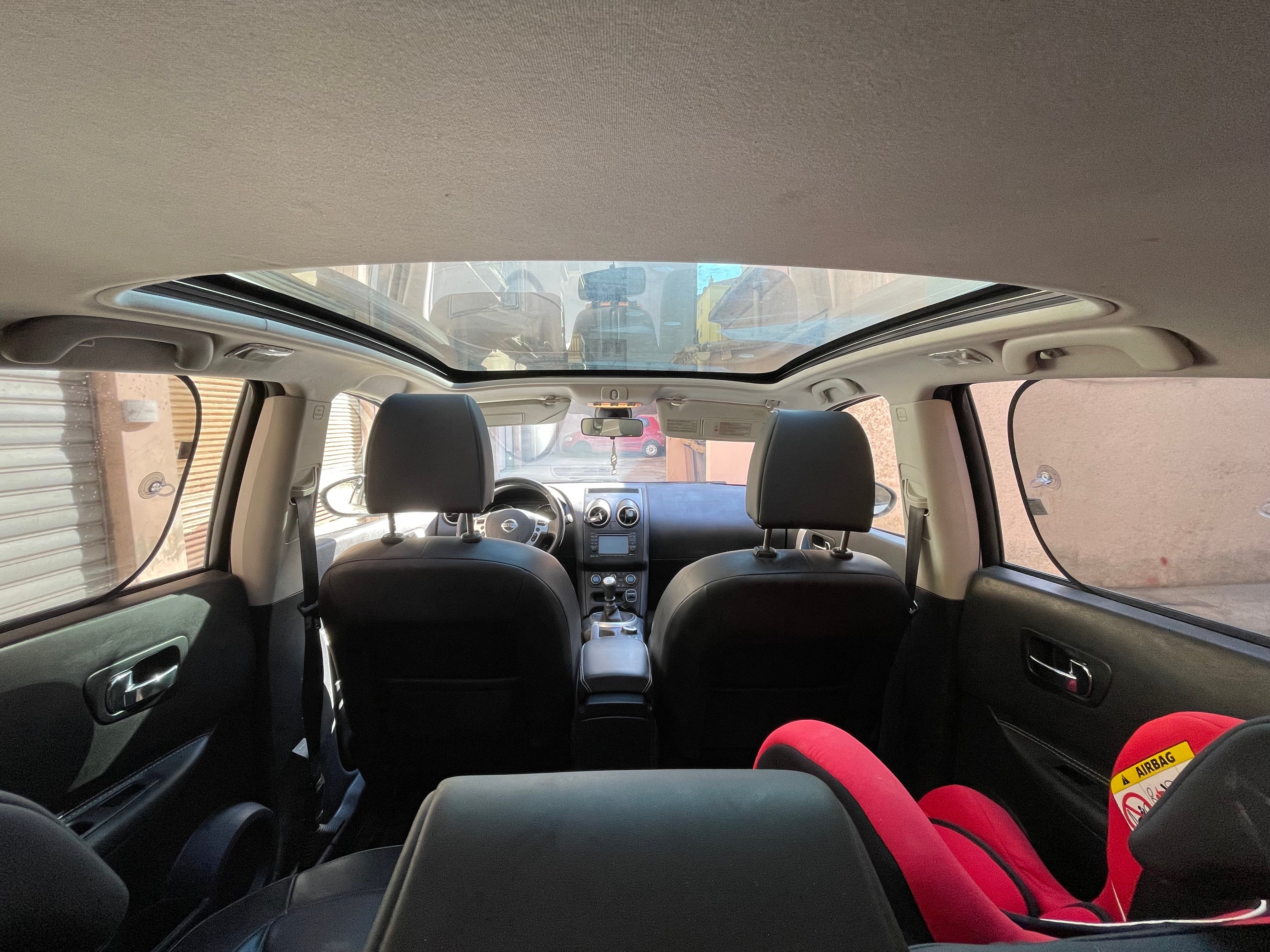 Nissan Qashqai met Autostoel baby