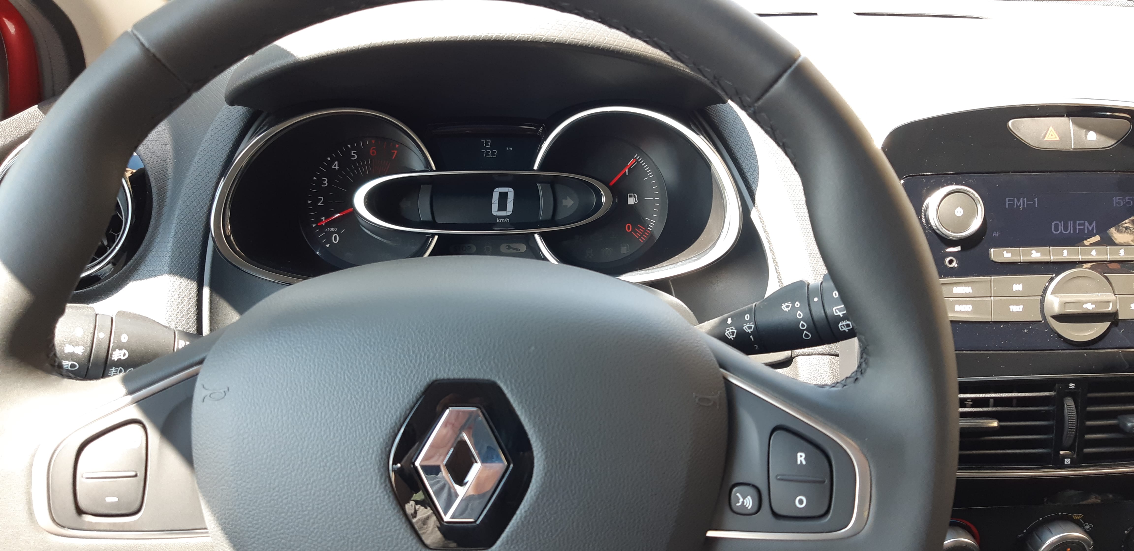 Renault Clio (FG402) TCe rouge (clim, régulateur, bluetooth, ...) #bs avec Régulateur de vitesse