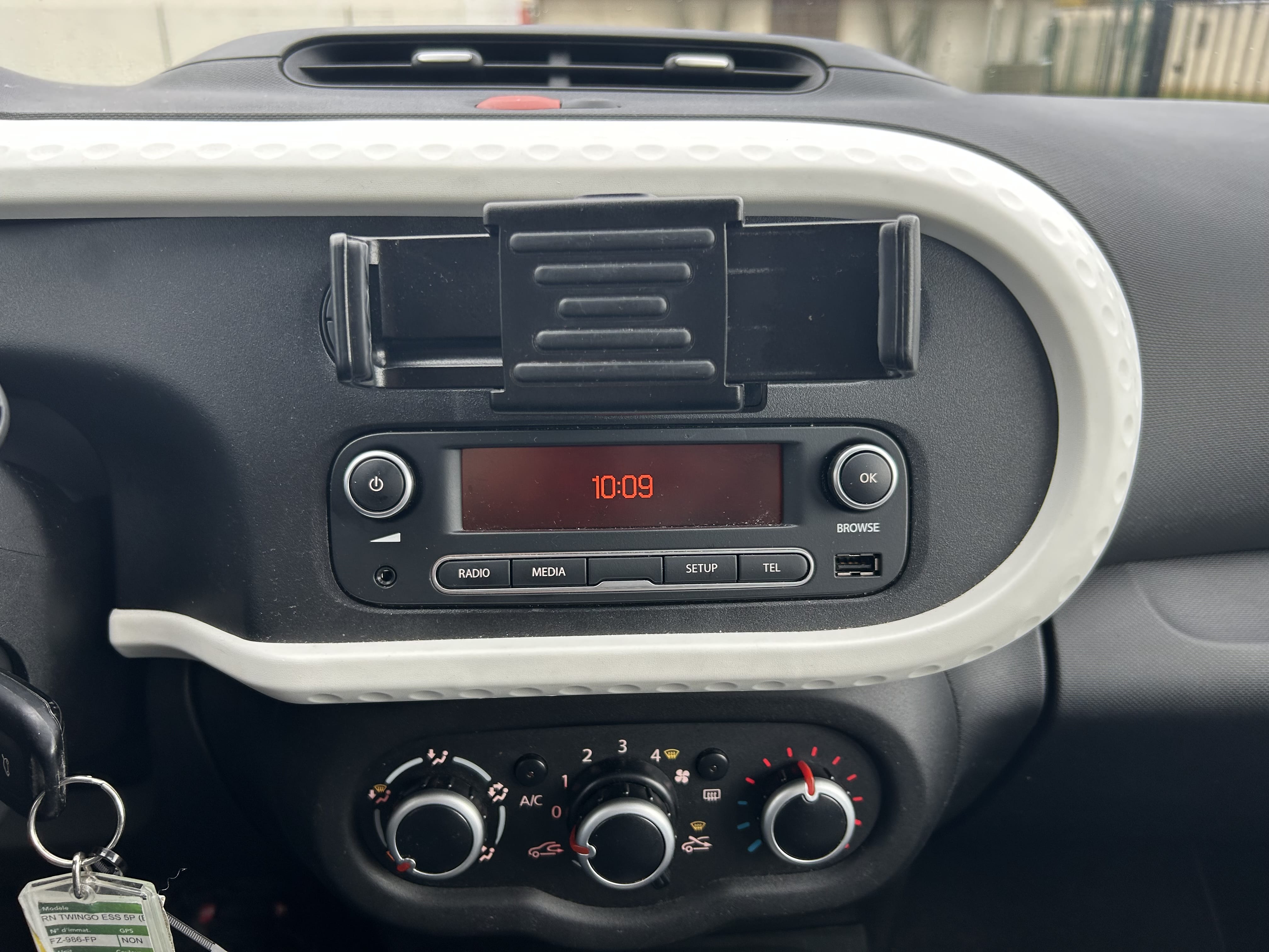 Renault Twingo III avec Pneus neige