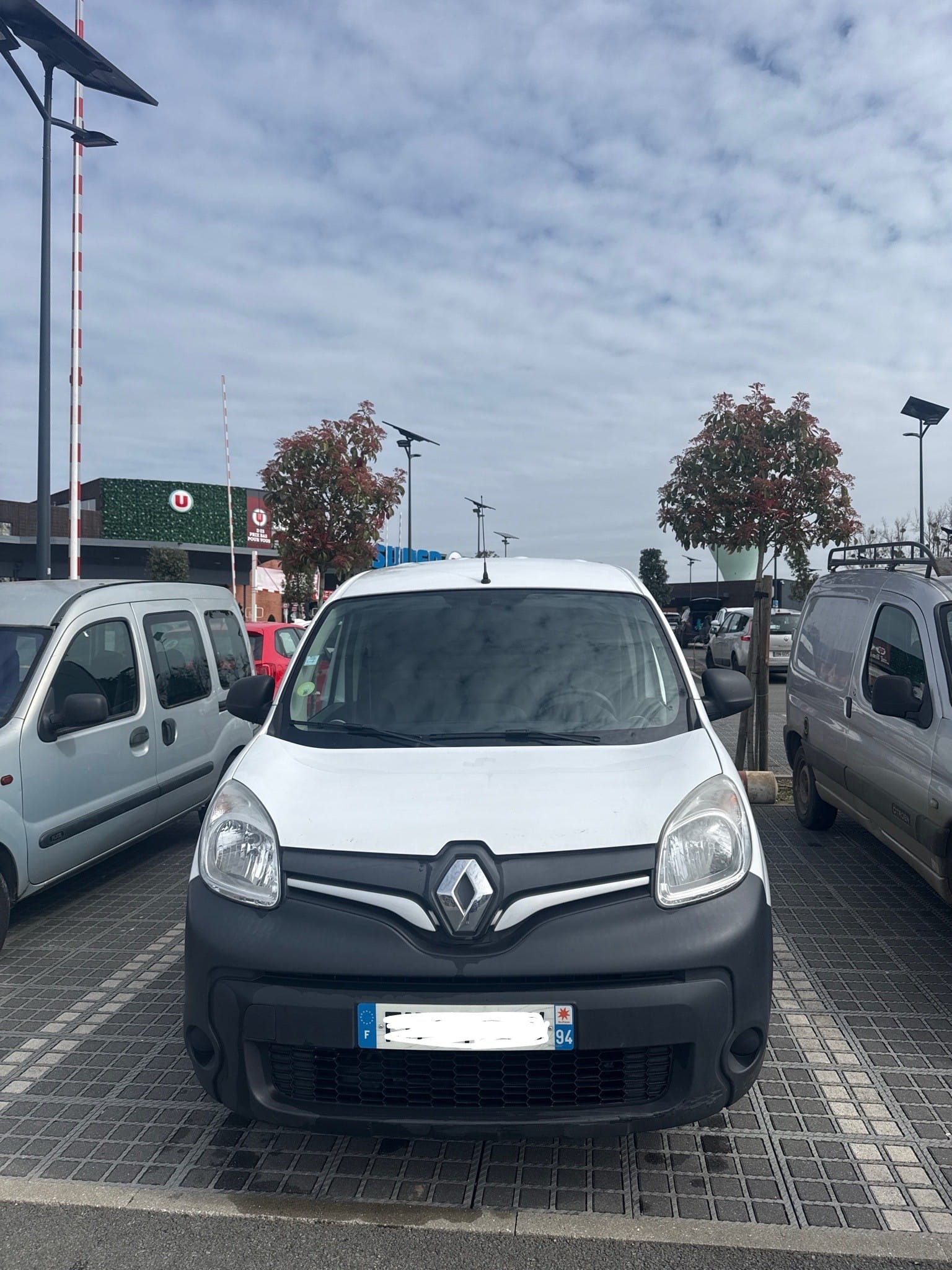 Renault Kangoo Fourgon 1.5 DCI (Clim - GPS- Carplay) avec Climatisation