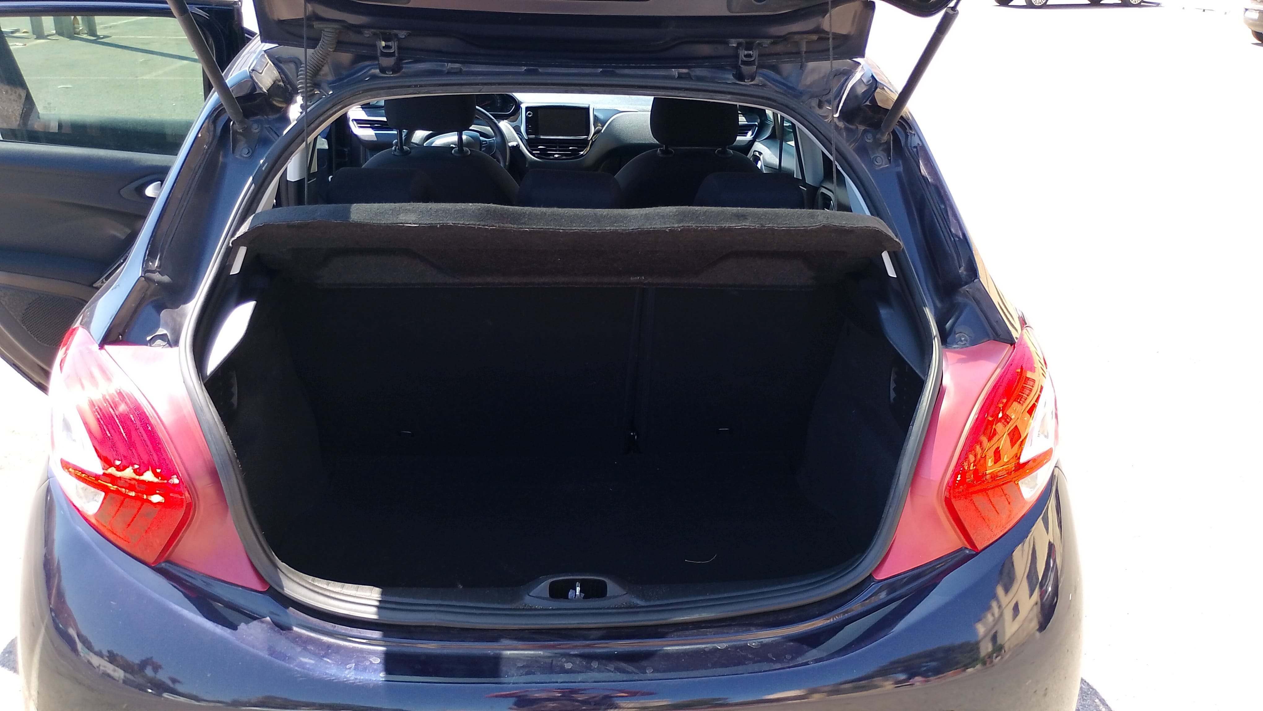 Peugeot 208 avec Entrée audio / iPod