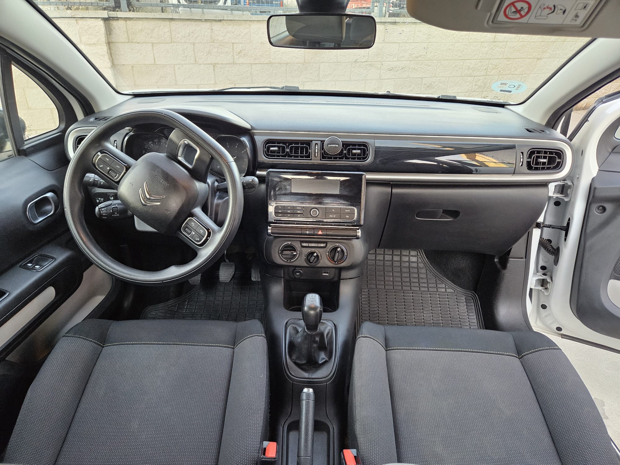 Citroen C3 con Silla infantil