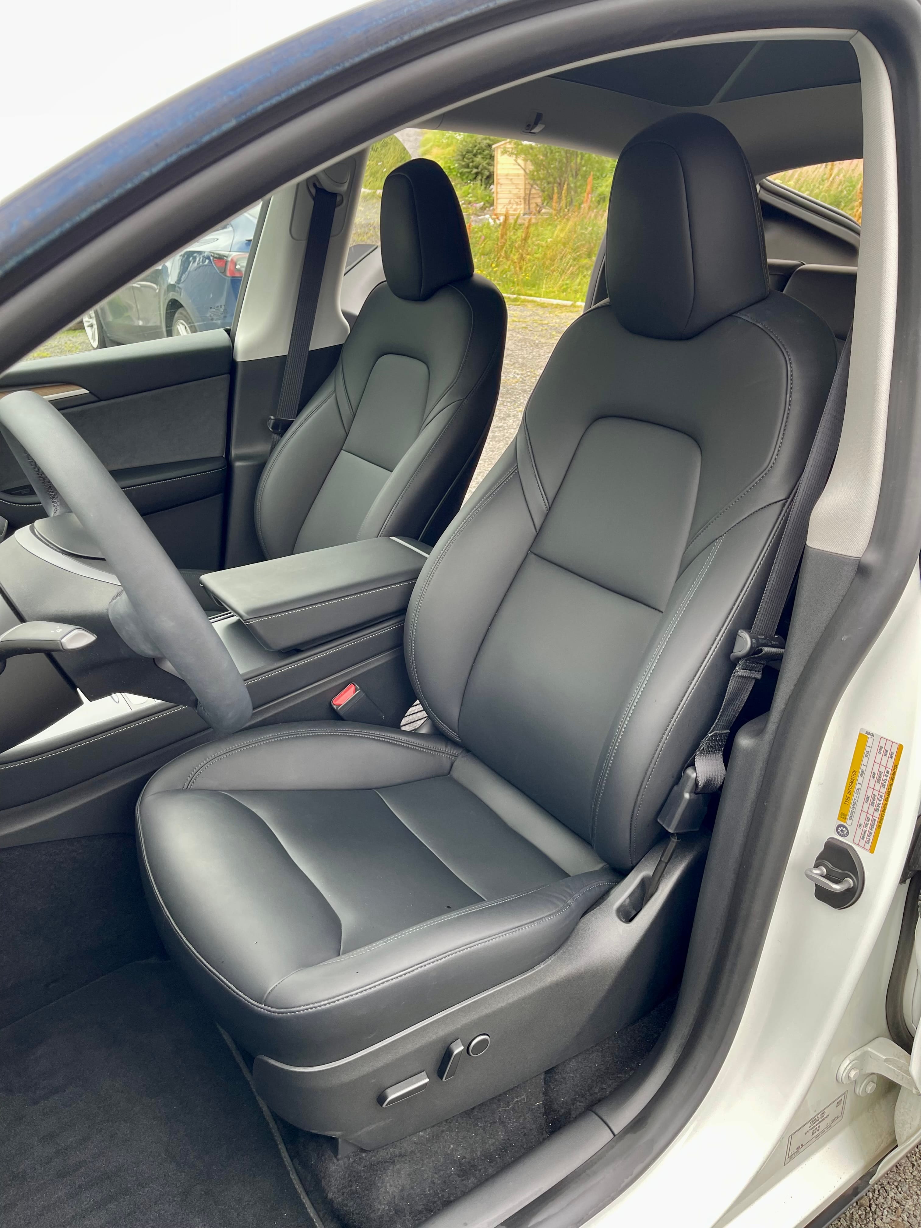 Tesla Model Y Long Range med Babysete
