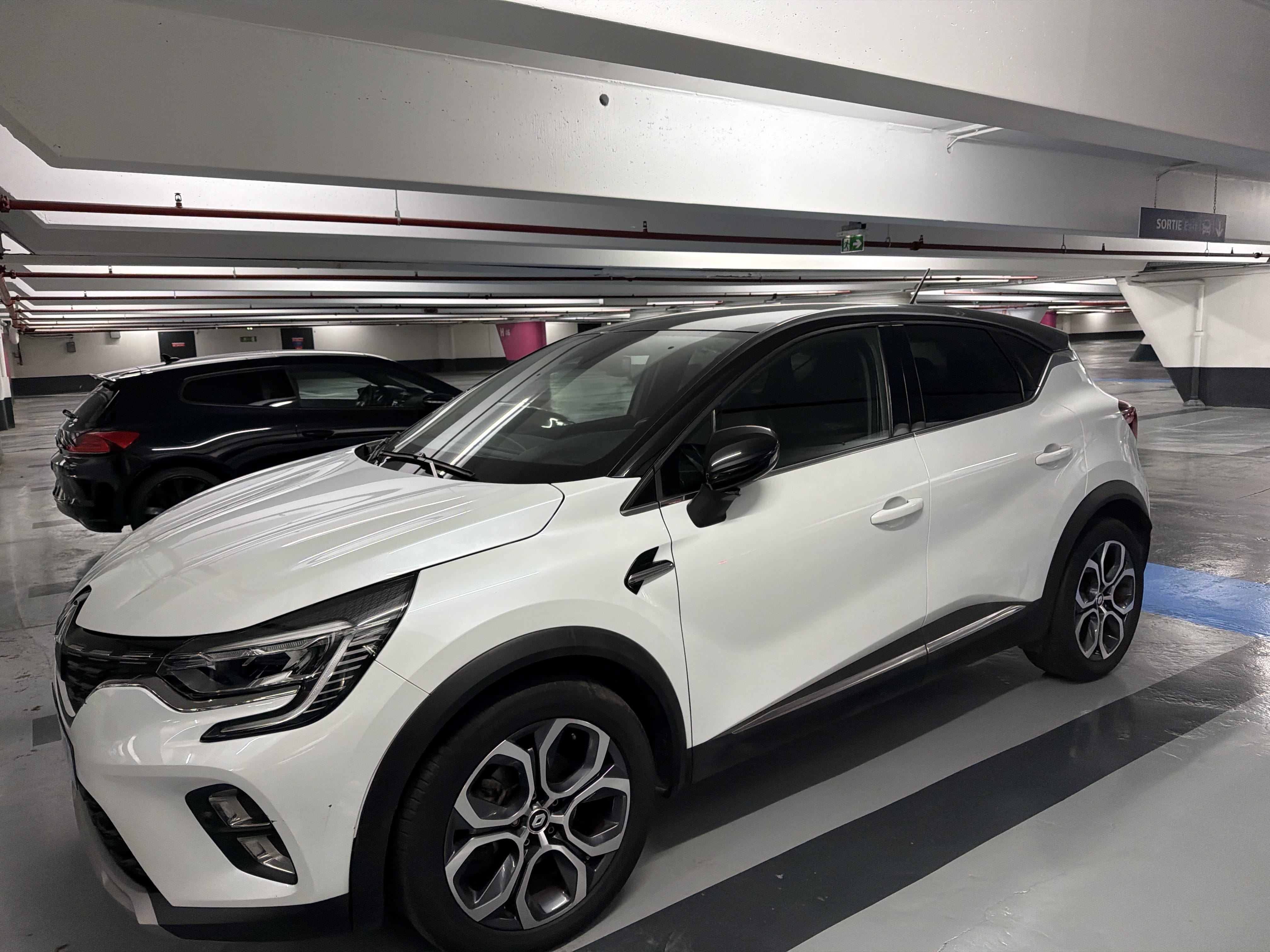 Renault Captur, 2022, Essence 95 / Électrique (hybride), automatique