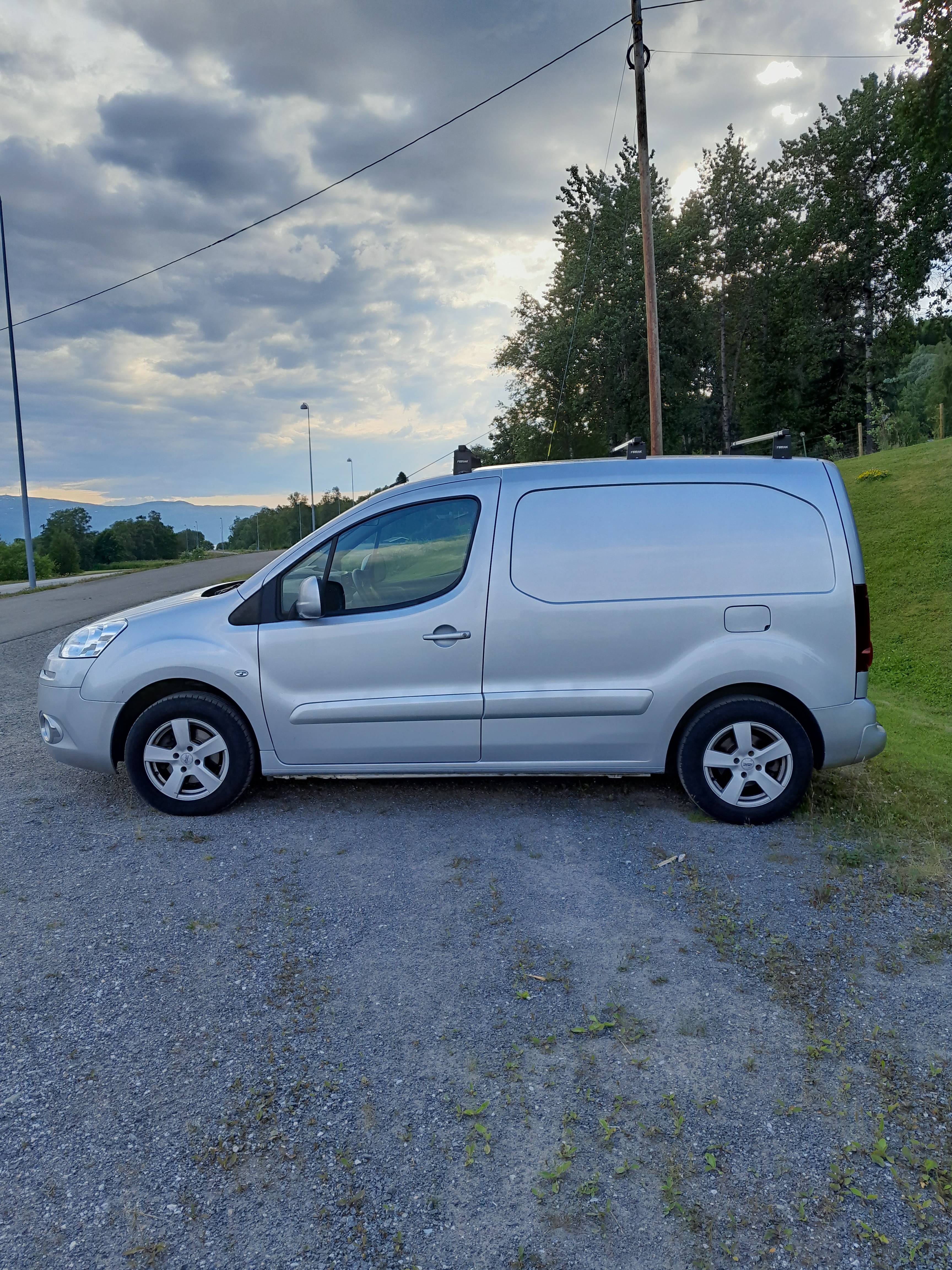 Peugeot Partner med Aircondition