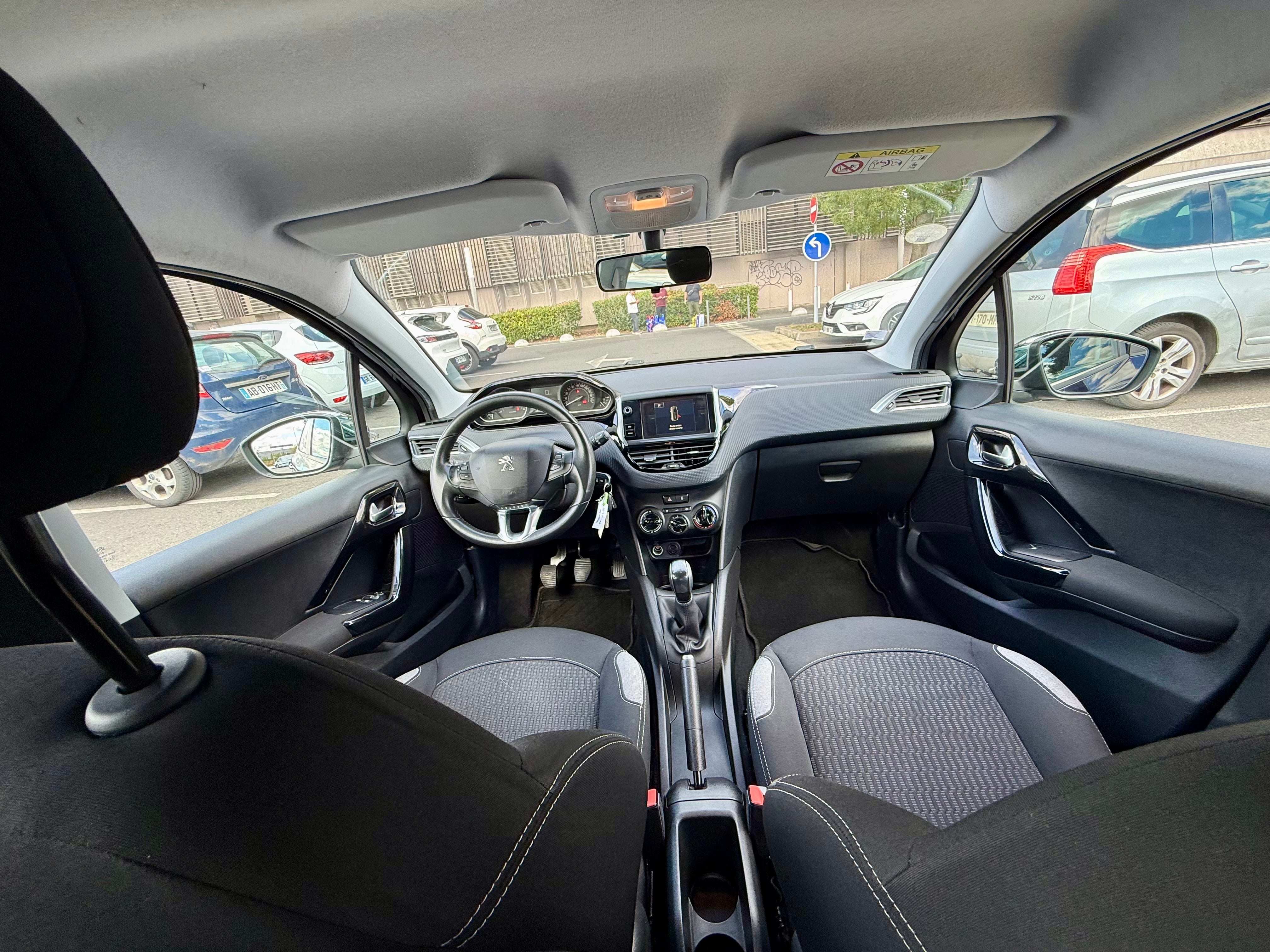 Peugeot 208 avec Caméra de recul