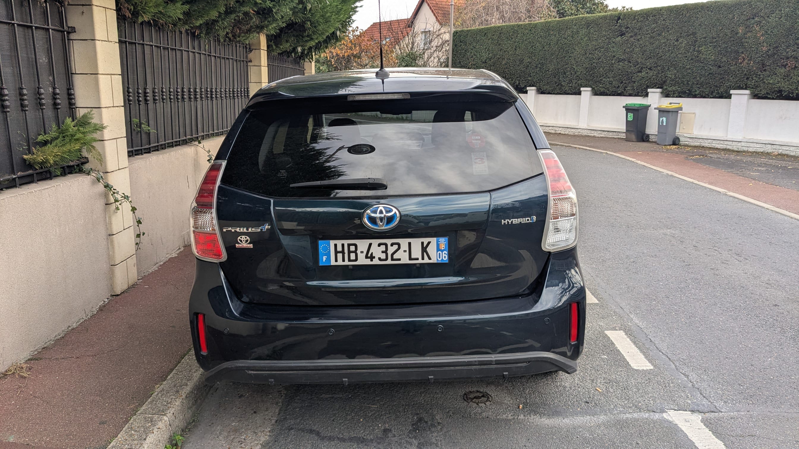 Toyota Prius + avec Audio Bluetooth