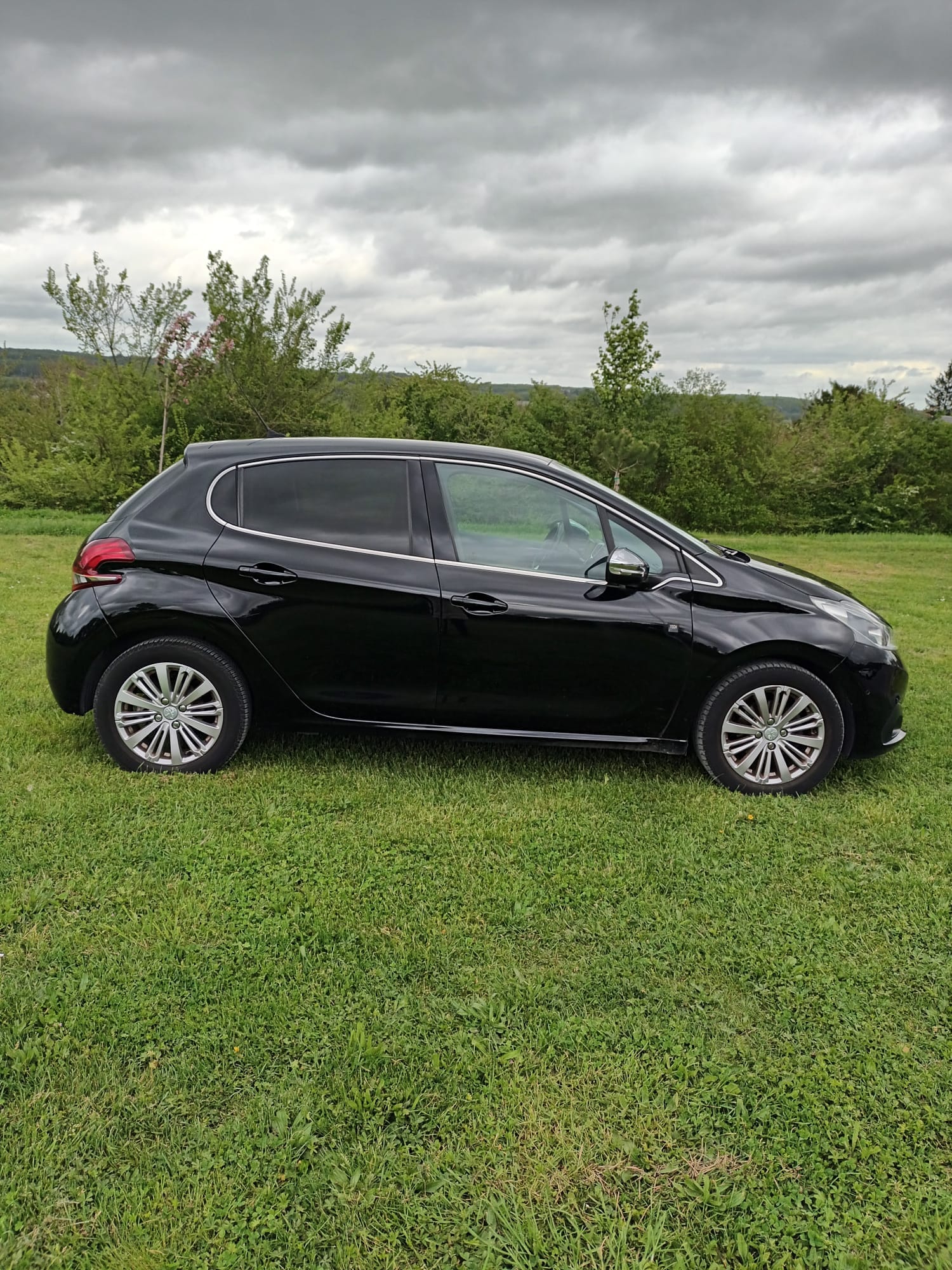 Peugeot 208 med Aircondition