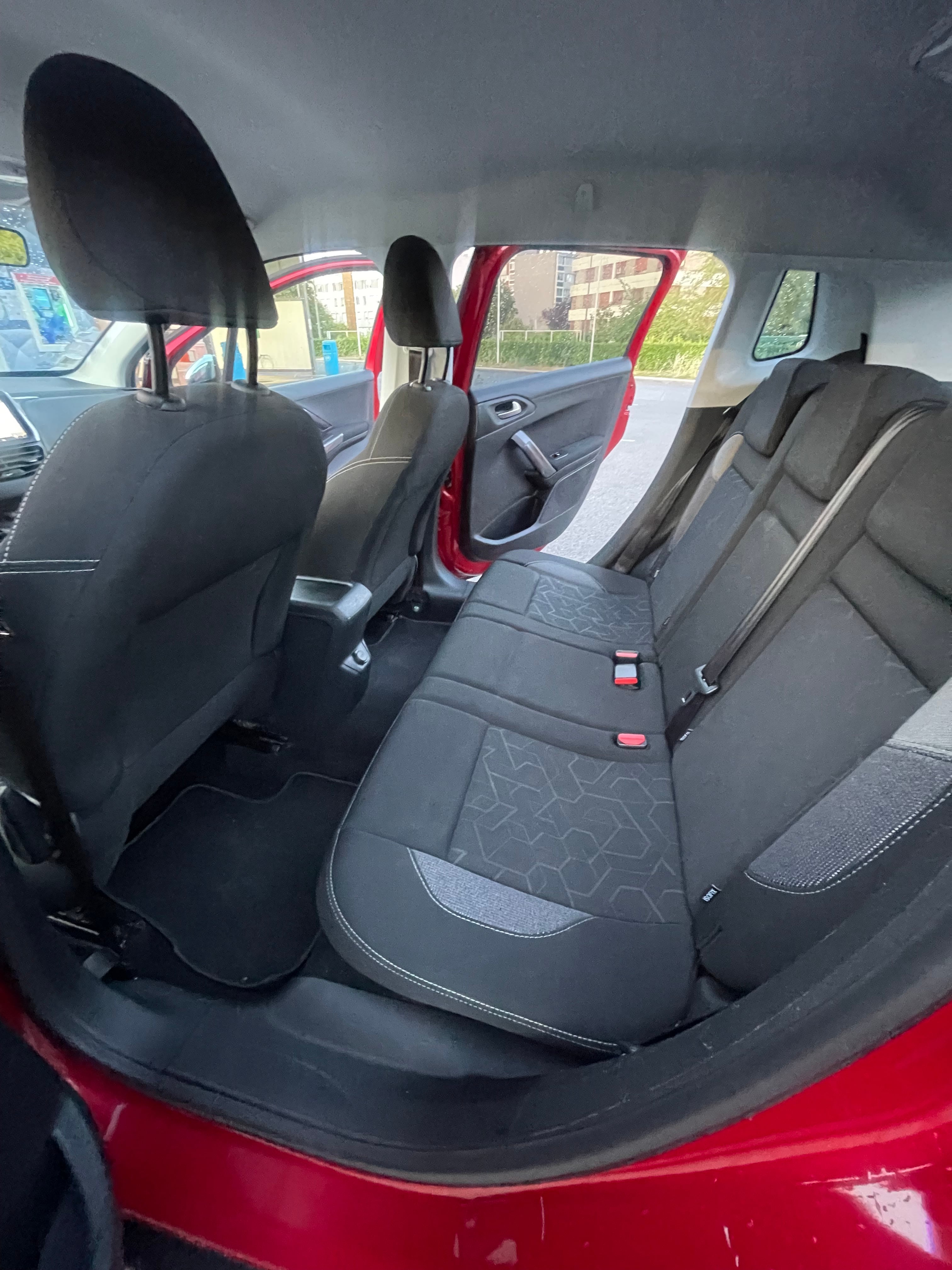Peugeot 2008 avec GPS