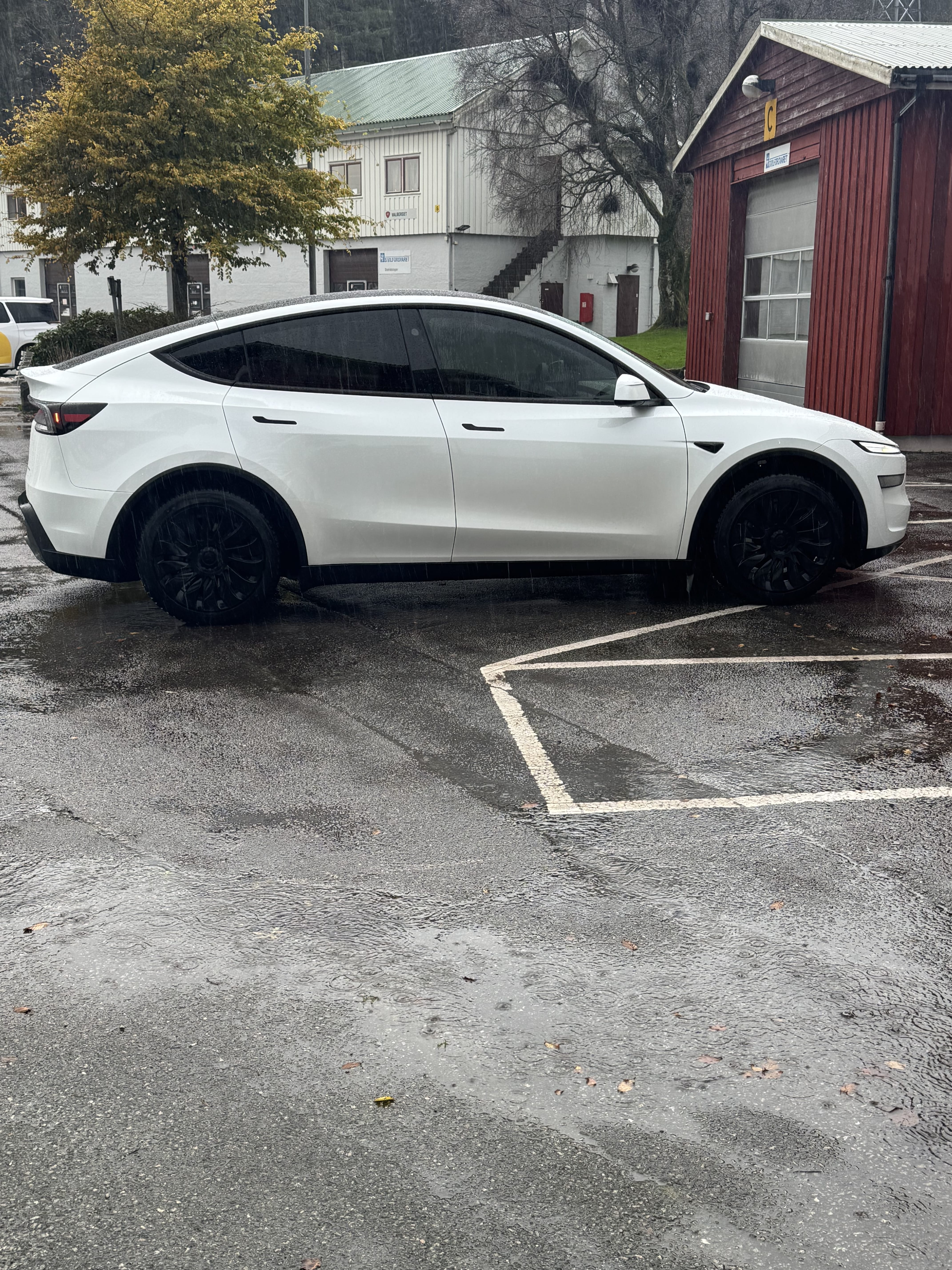 Tesla Model Y Long Range med Aircondition