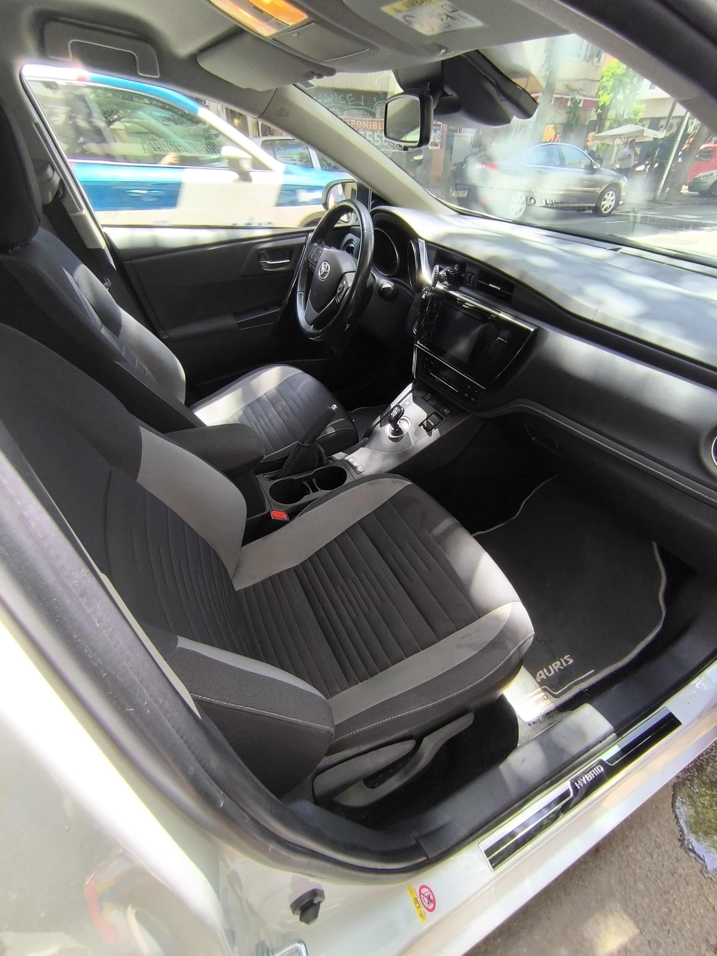 Toyota Auris avec Siège bébé