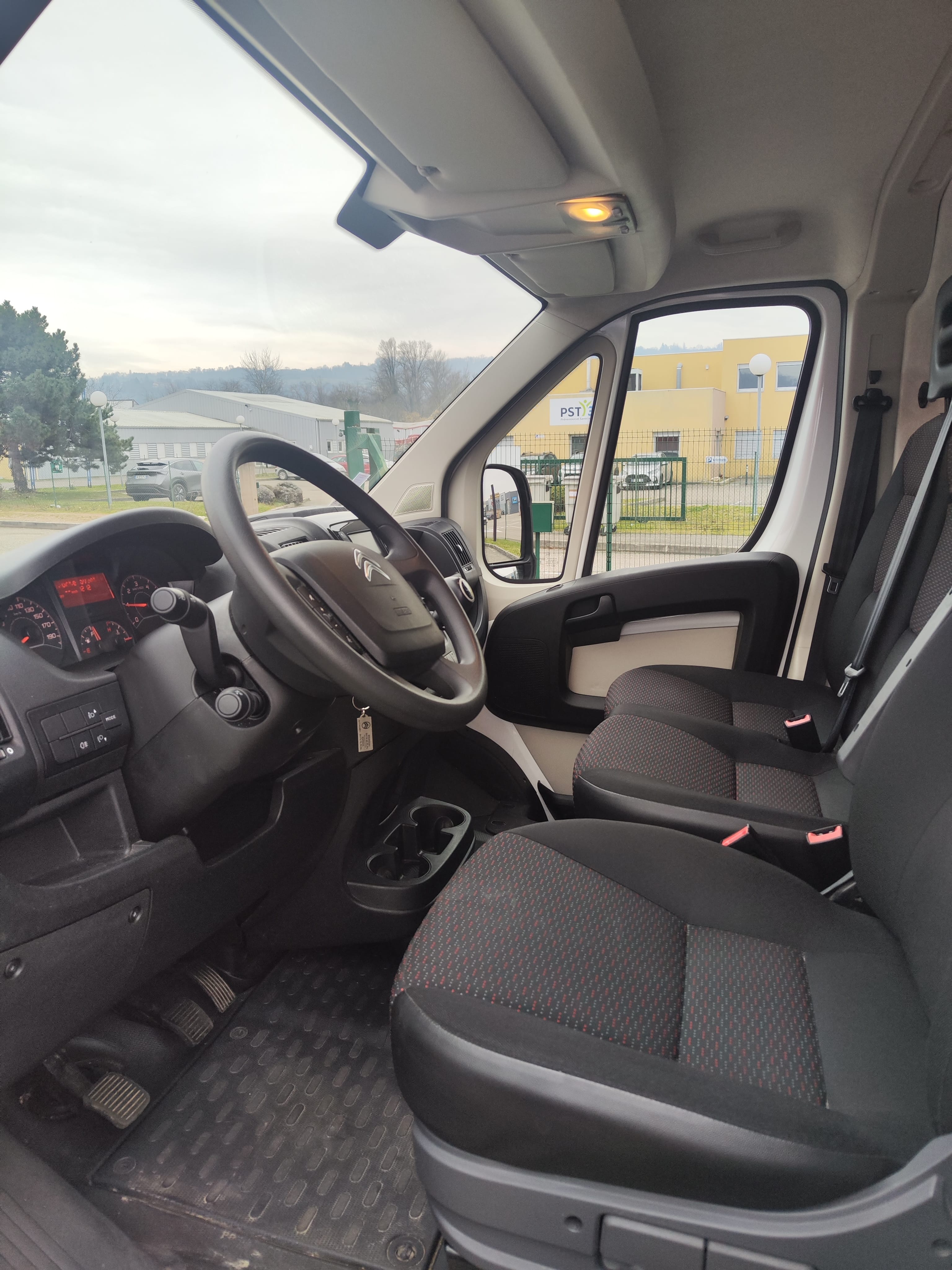 Citroen Jumper idéal déménagement, gros volume avec Dashcam