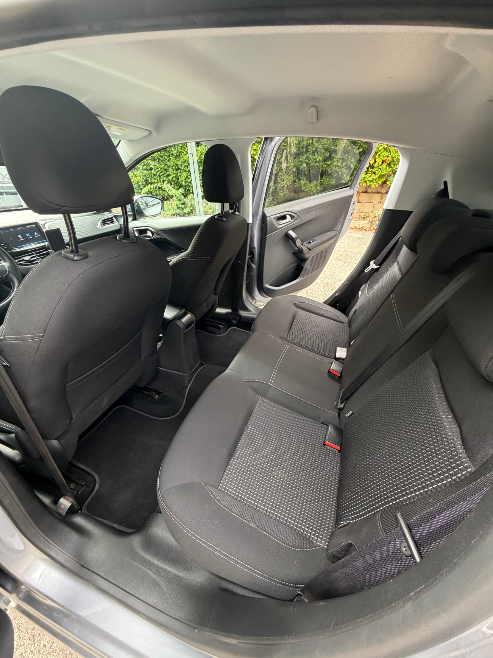 Peugeot 208 1.2 110ch/TECH ÉDITION avec Régulateur de vitesse
