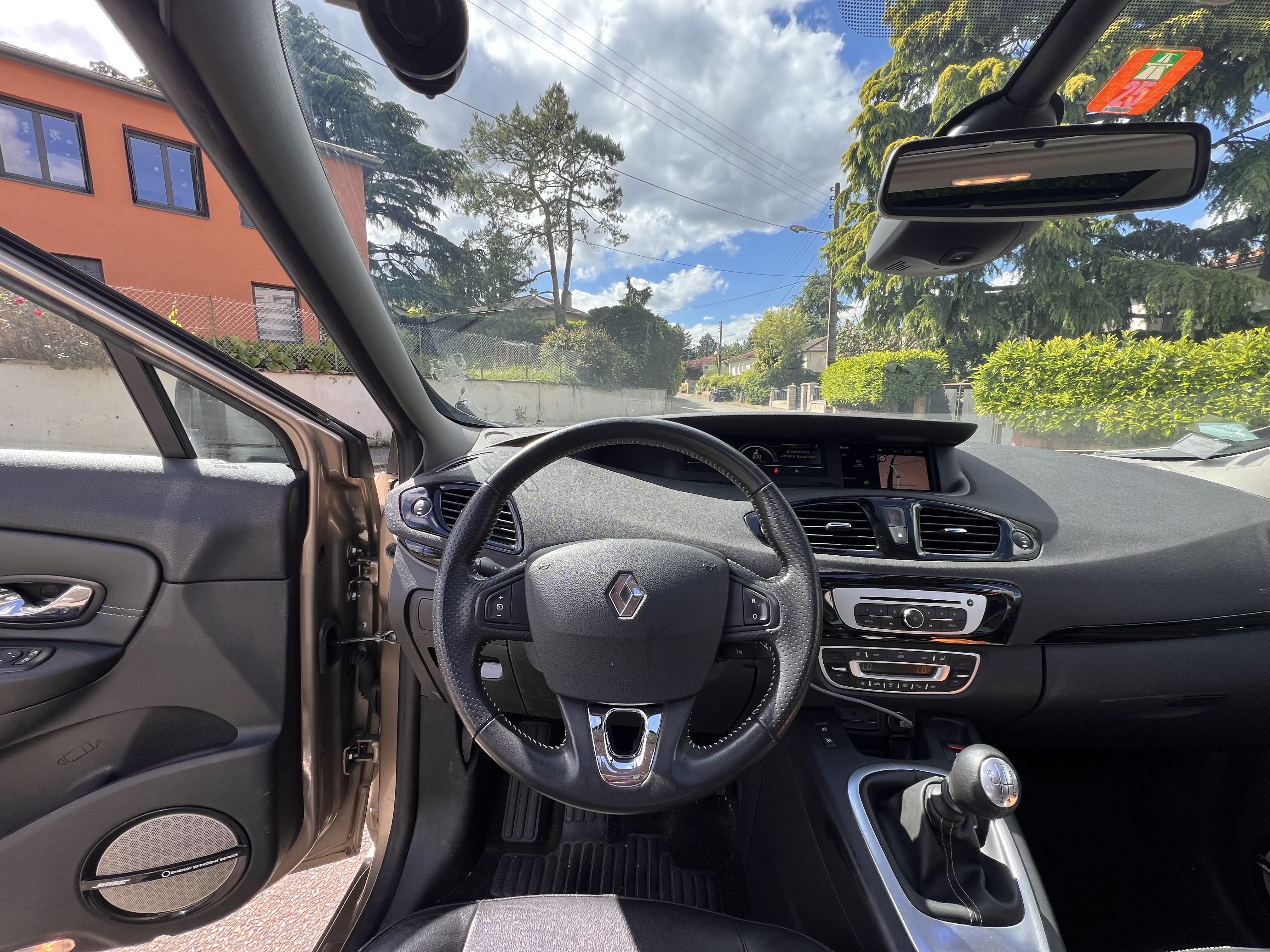 Renault Grand Scenic 1.2 TCE 130 BOSE EDITION 7PL - Essence - Boîte manuelle avec GPS