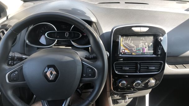 Renault Clio Louez la Renault Clio – Pratique, Fiable, Confortable et Économique ! avec Entrée audio / iPod