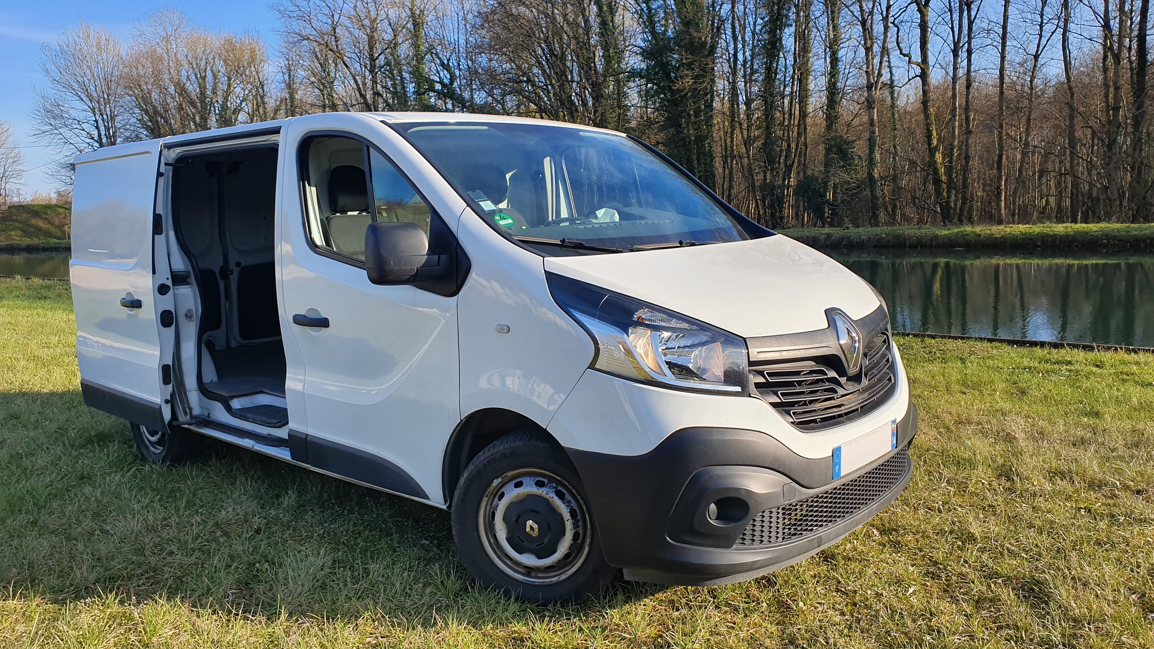 Renault Trafic Radar de Recul + Clim avec Audio Bluetooth