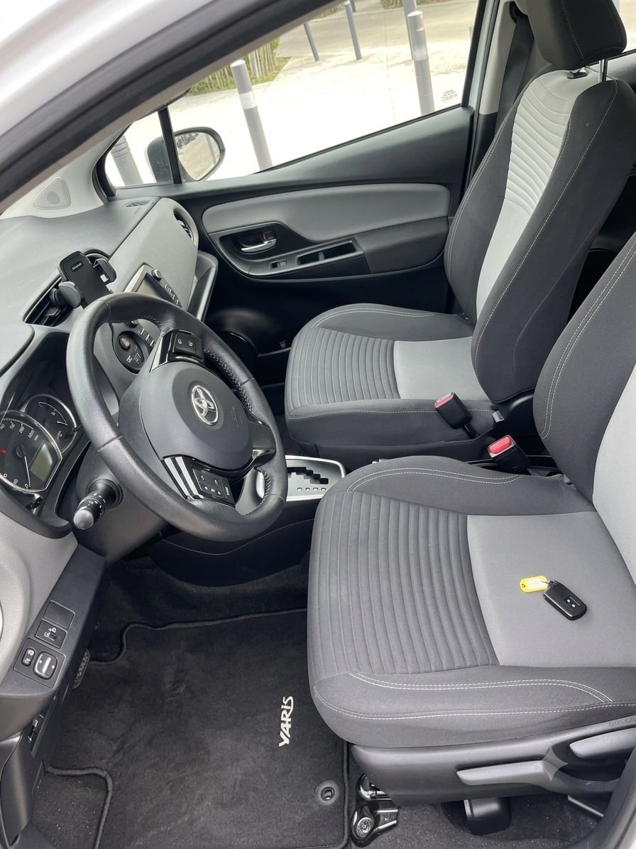 Toyota Yaris Hybride avec GPS