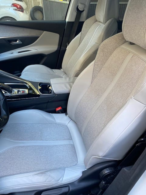 Peugeot 5008 avec Siège bébé