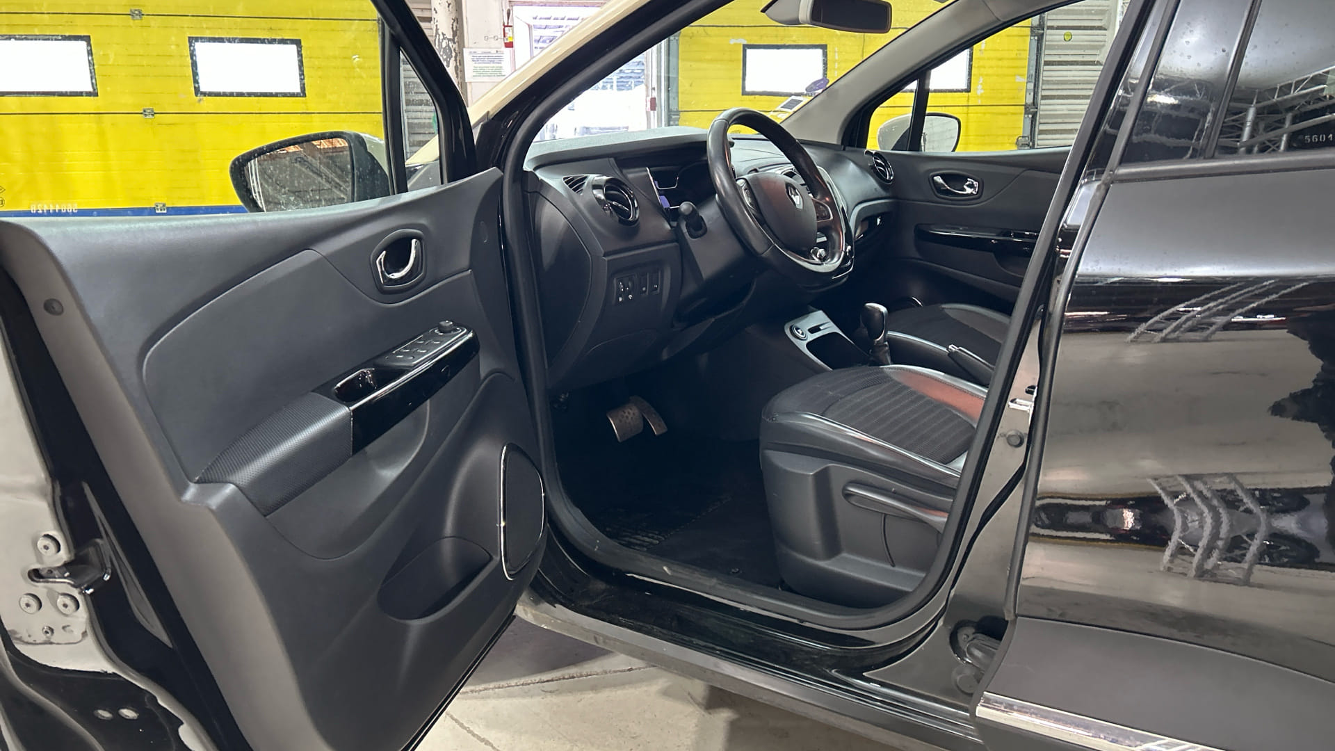 Renault Captur 1.3 Tce 120CV - Essence - Boite automatique avec Port USB
