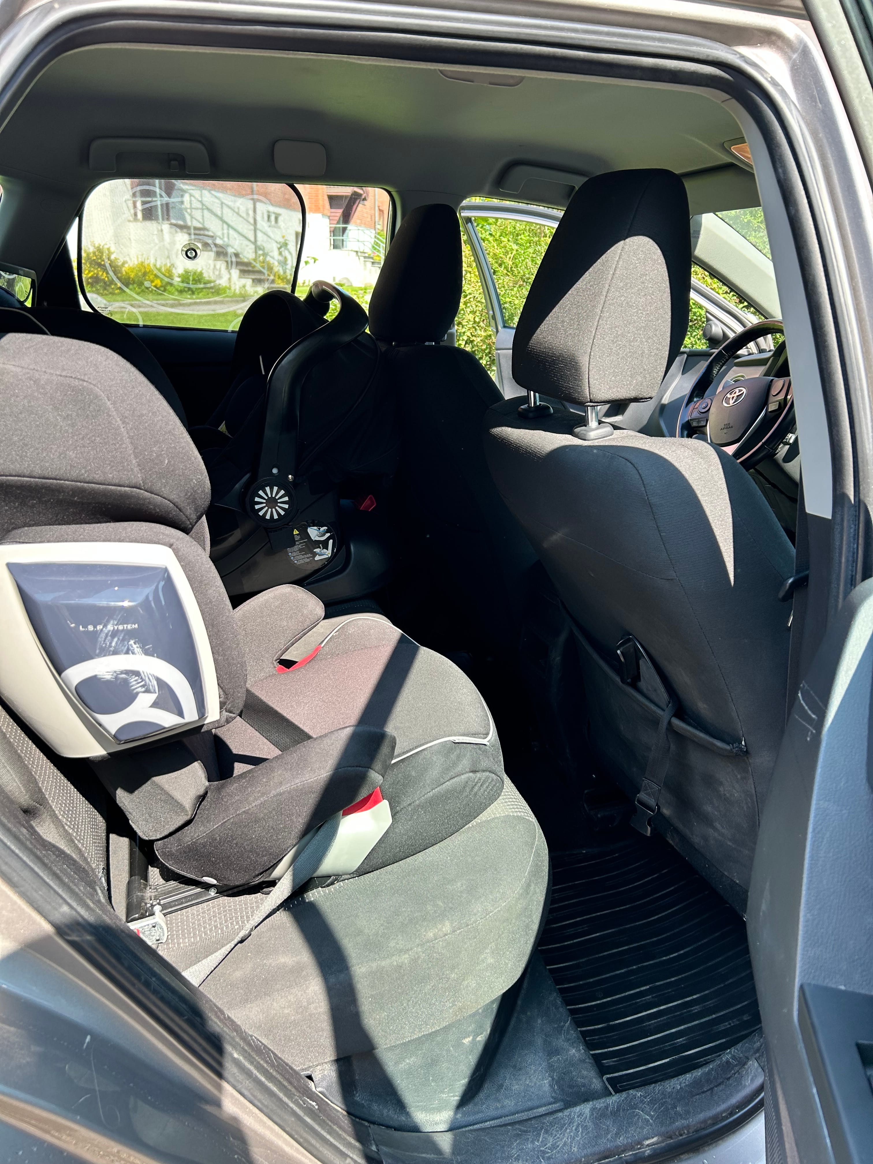 Toyota Auris Stasjonsvogn mit Audio-/iPod-Zugang