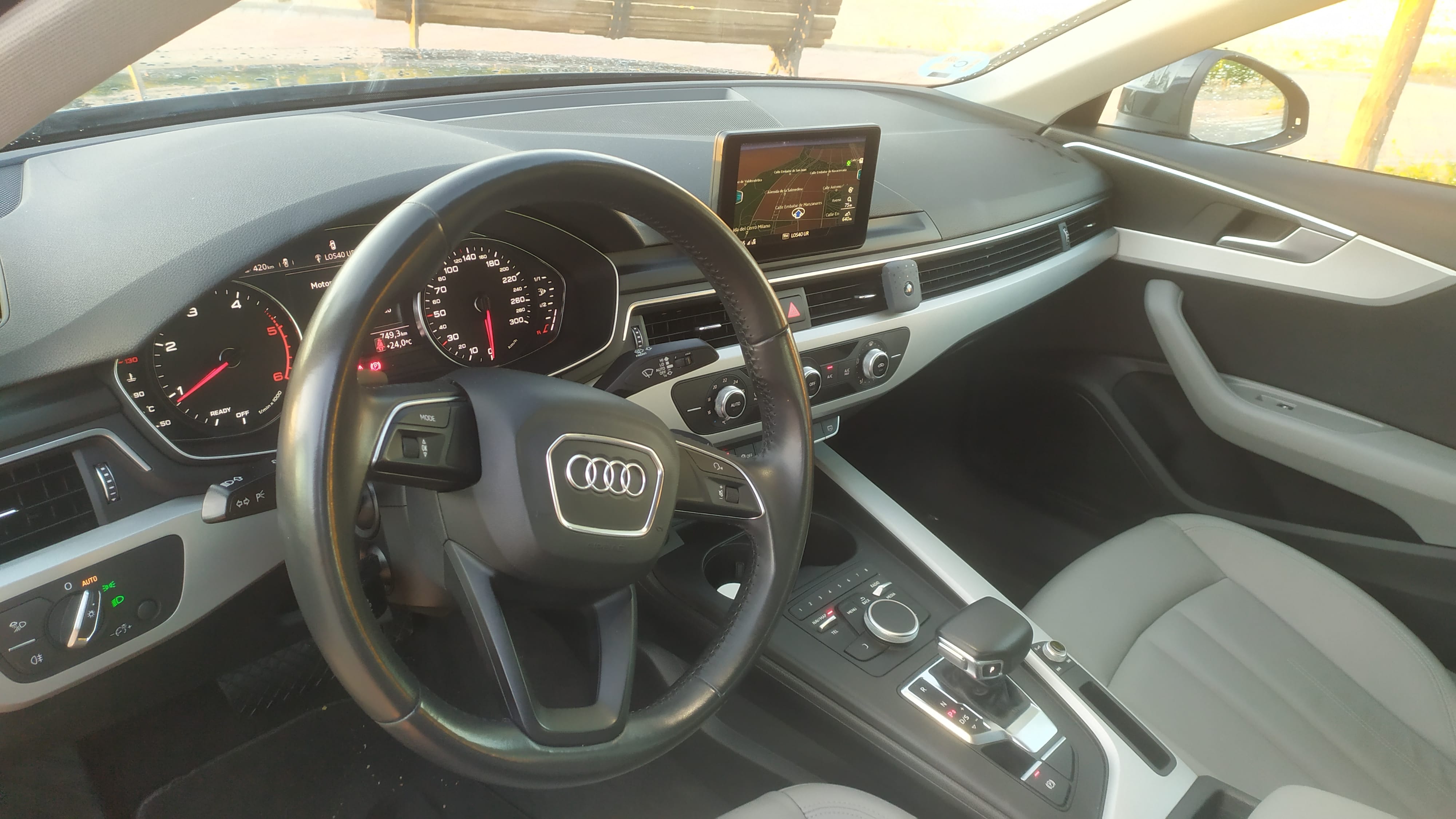 Audi A4 2.0 S-Tronic Limousine con Audio Bluetooth