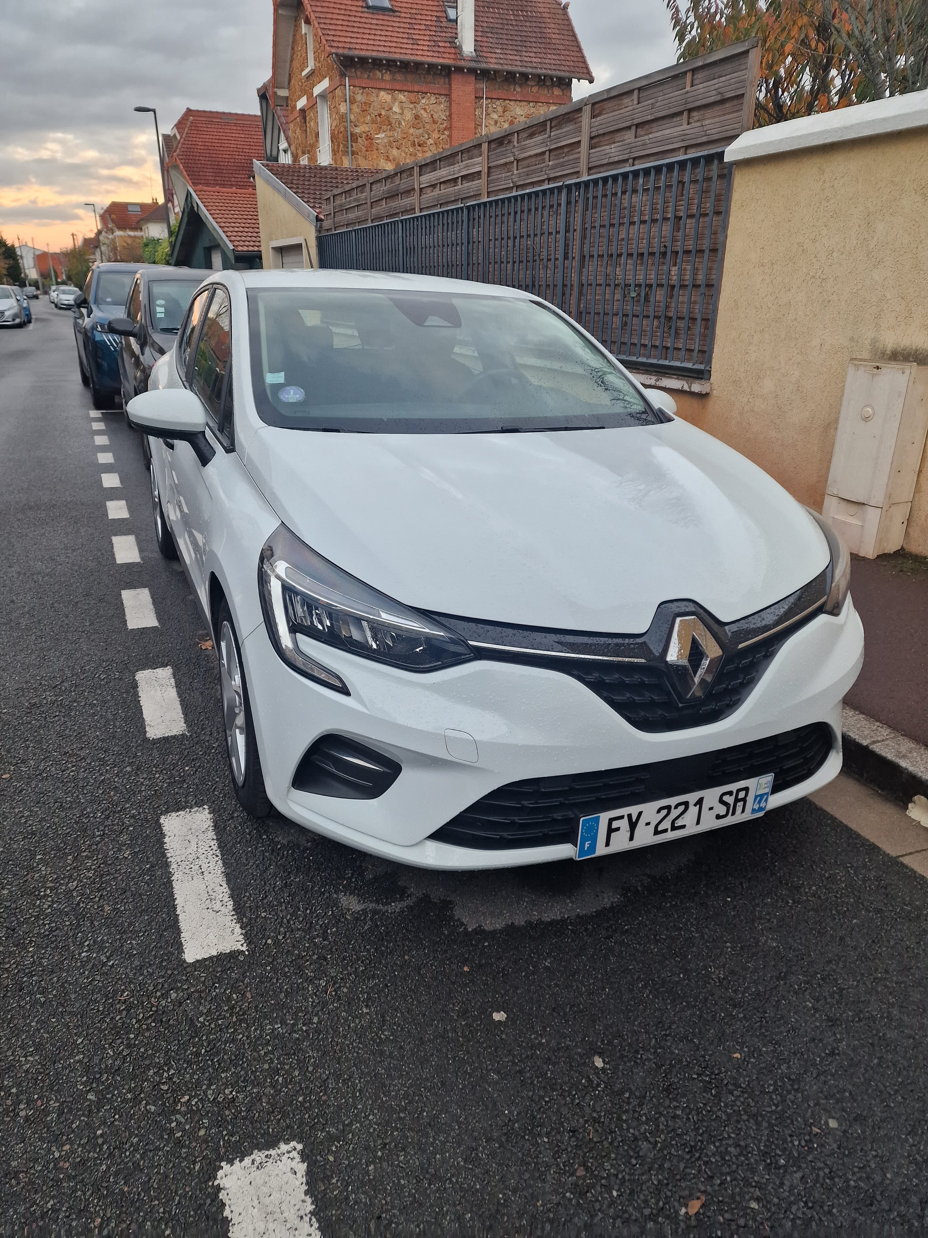 Renault Clio 1.0 TCE 90 ch avec Entrée audio / iPod