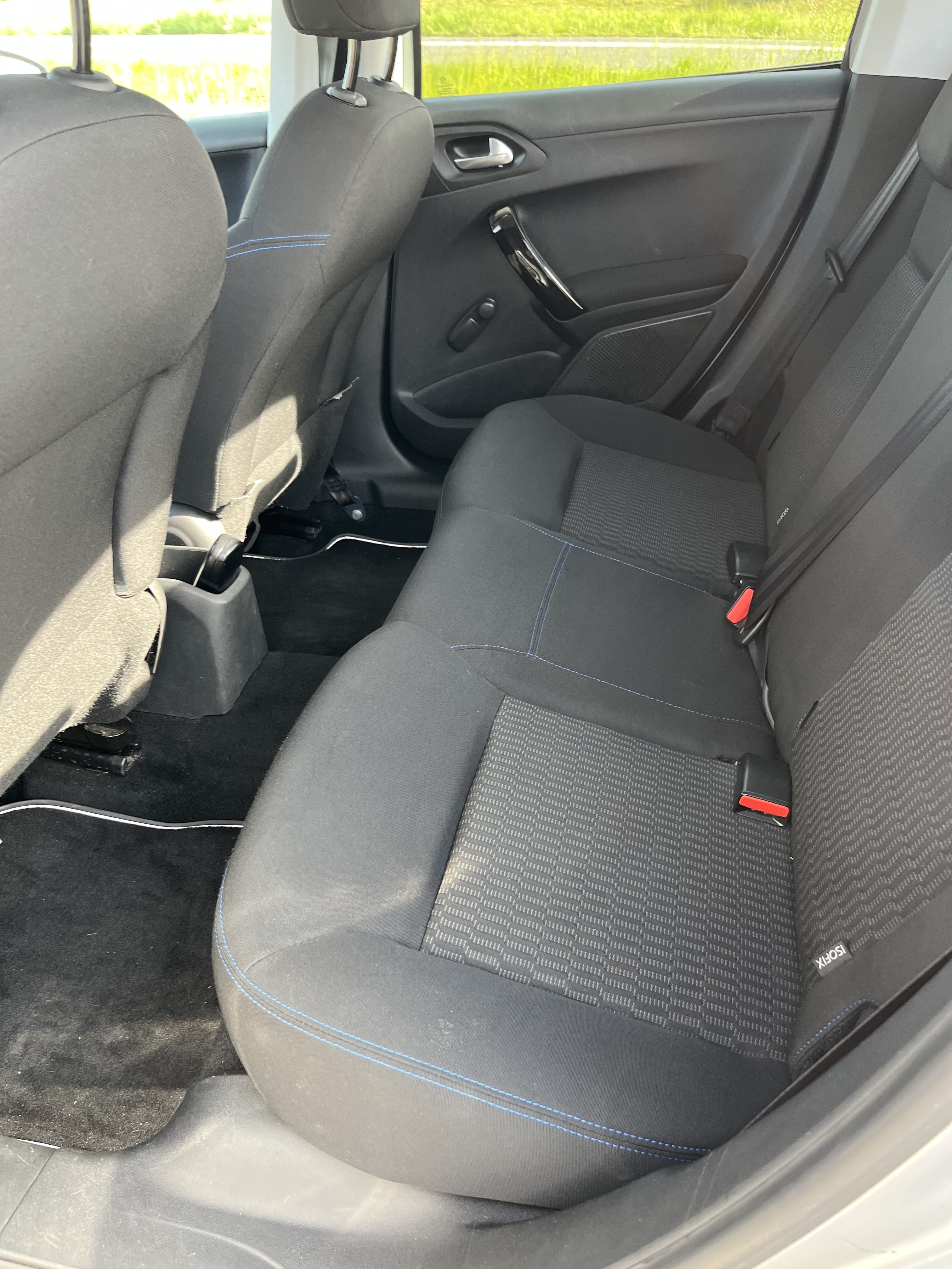 Peugeot 208 avec Apple CarPlay