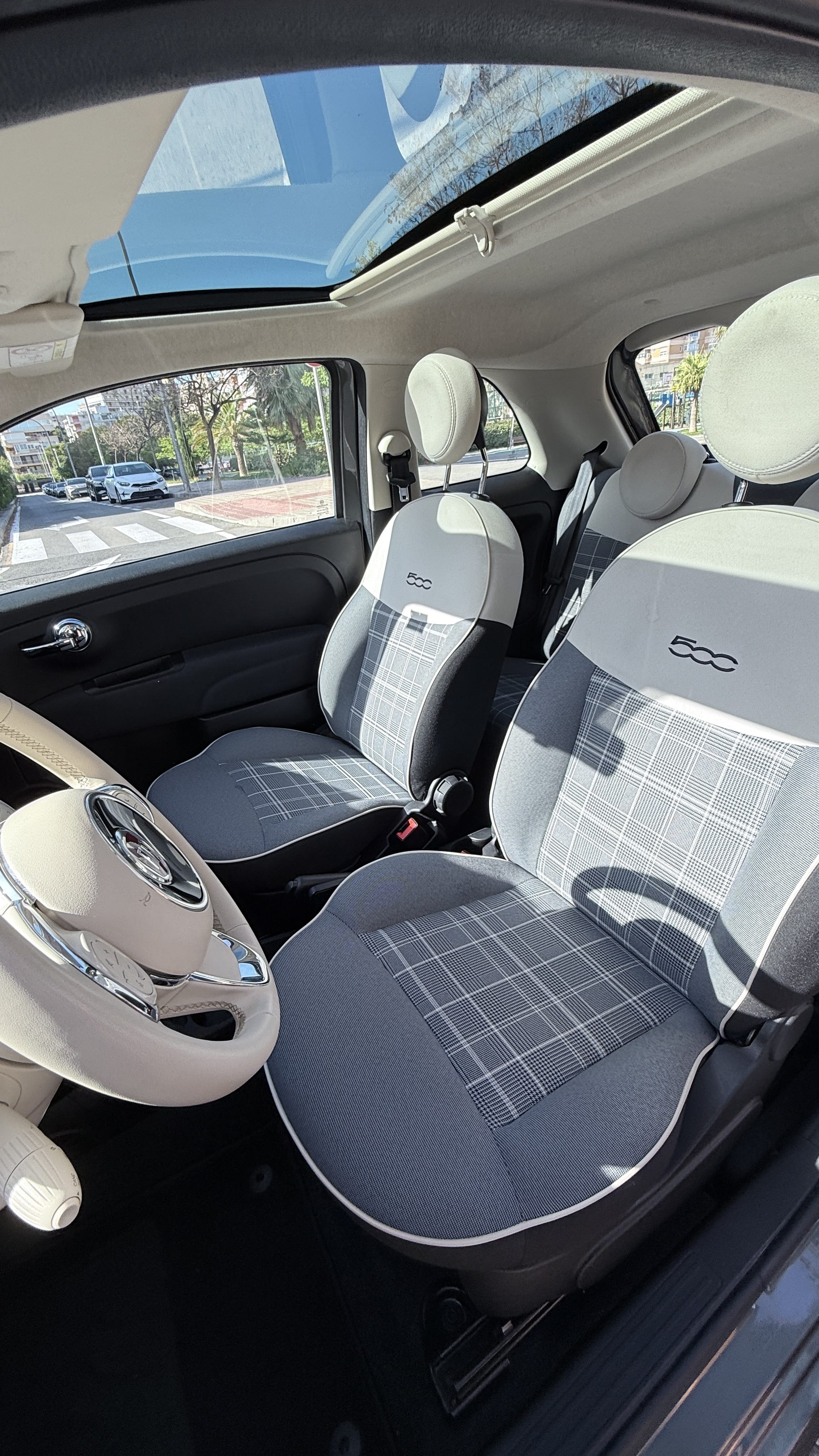 Fiat 500 Lounge with Baby seat