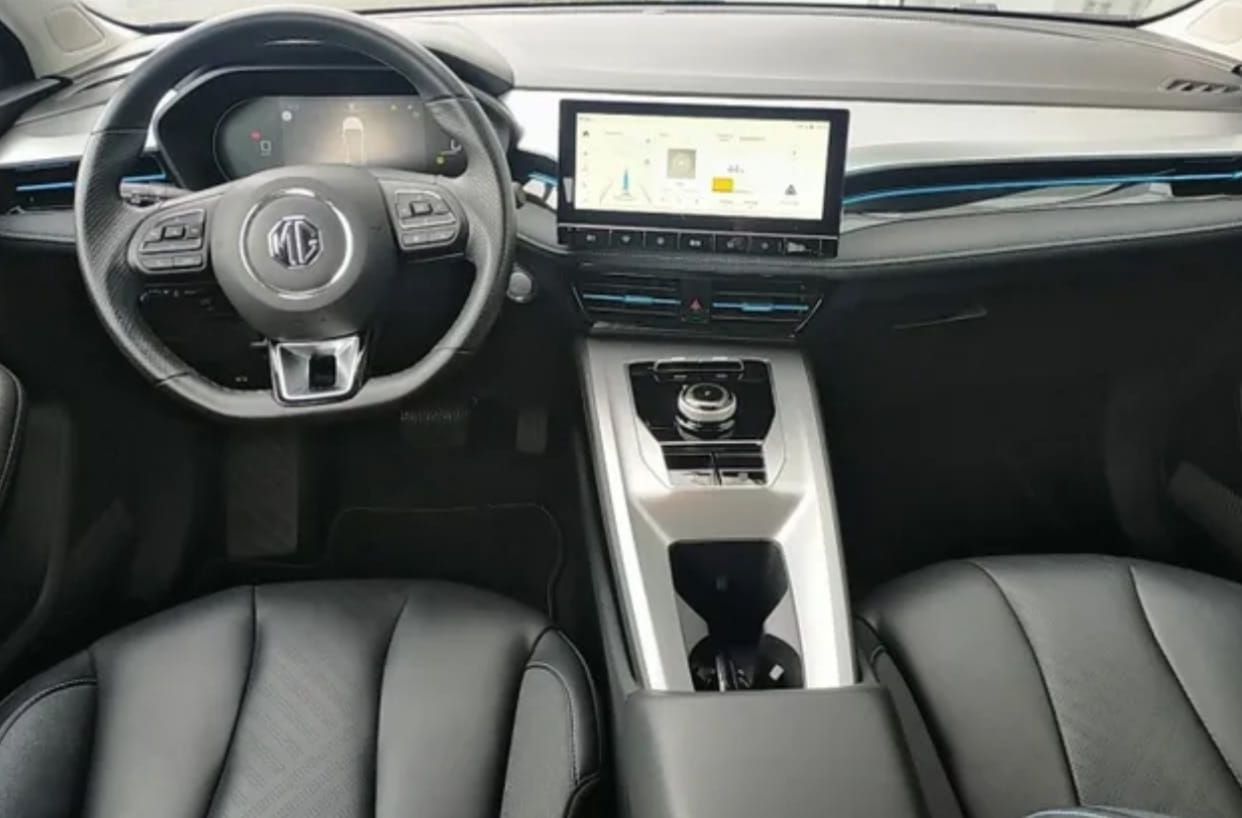 MG MG5 avec GPS