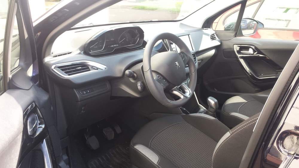 Peugeot 208 avec Climatisation