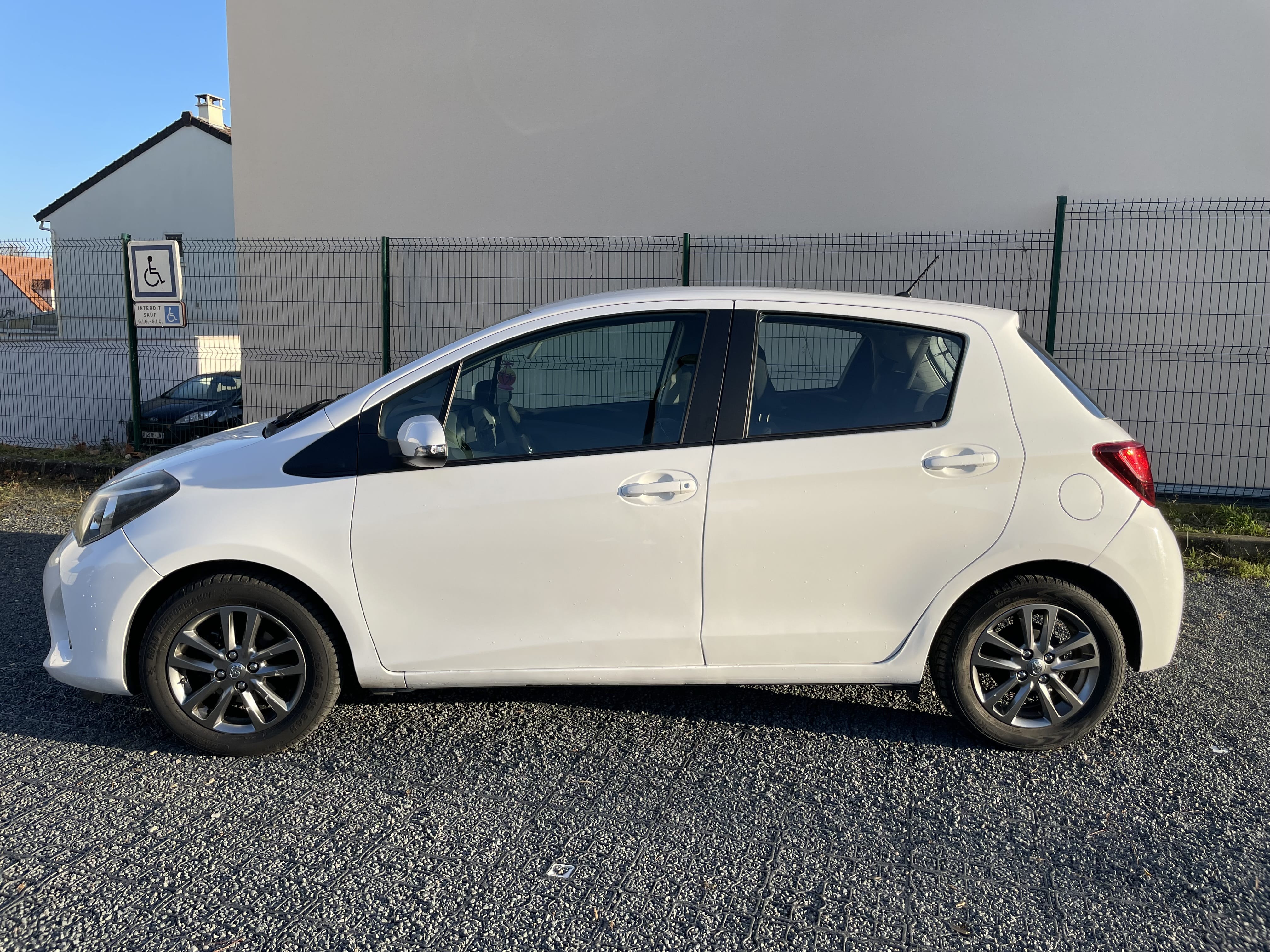 Toyota Yaris avec Climatisation