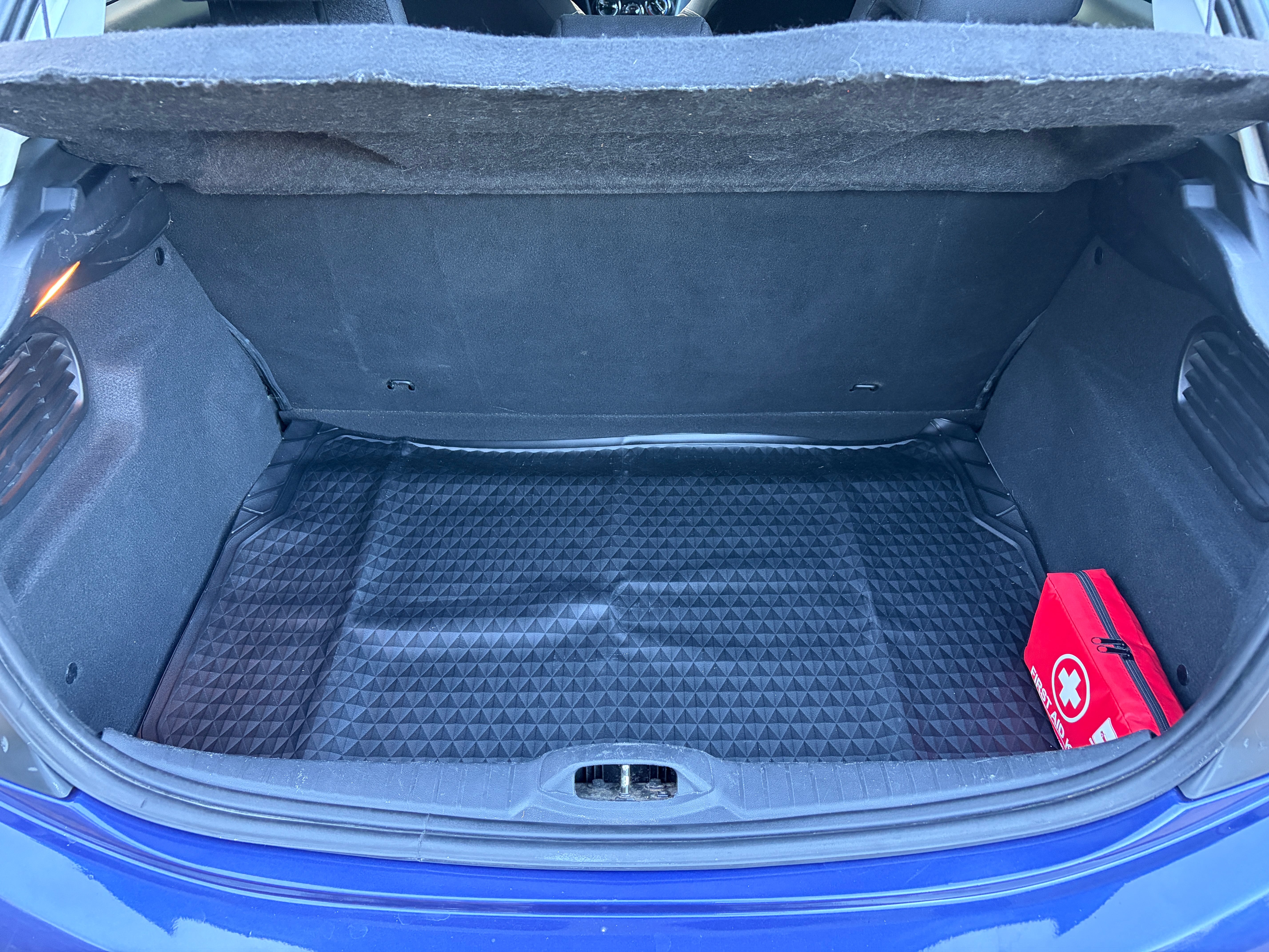 Peugeot 208 avec Apple CarPlay