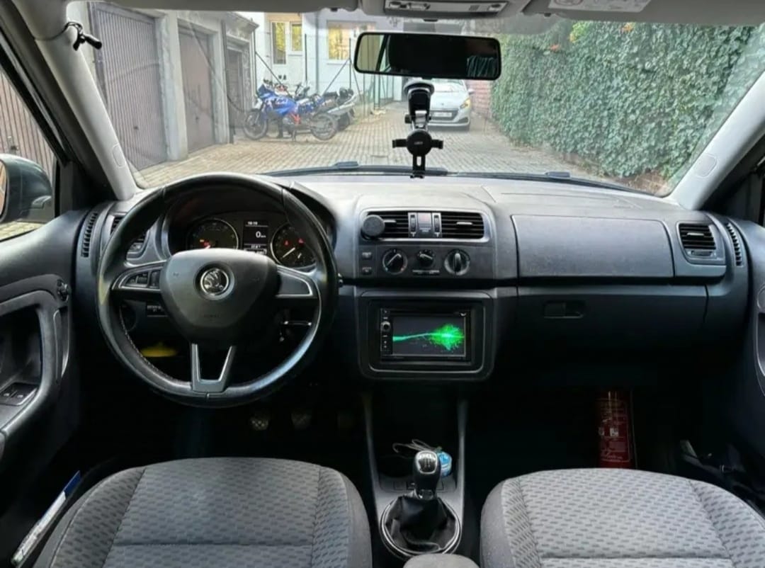 Skoda Fabia avec Siège bébé