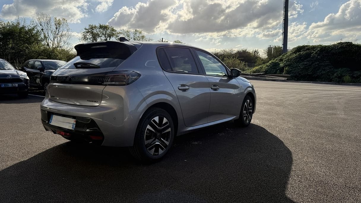 Peugeot 208 with Air conditioning