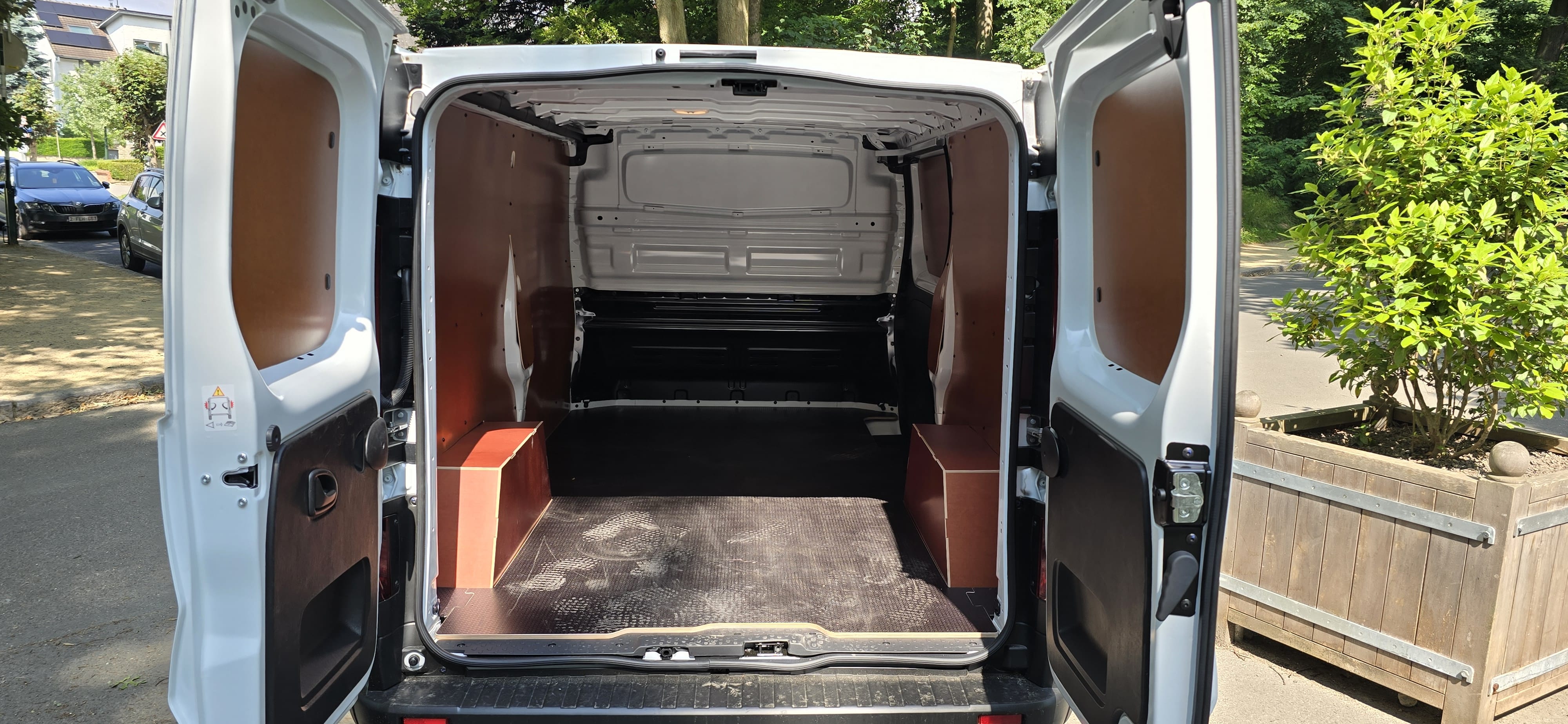 Renault Trafic with Bluetooth audio