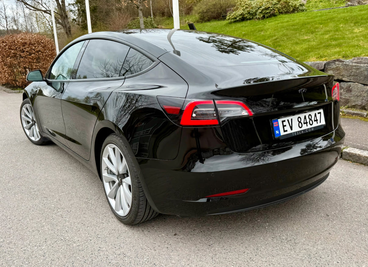 Tesla Model 3 Standard Range med GPS