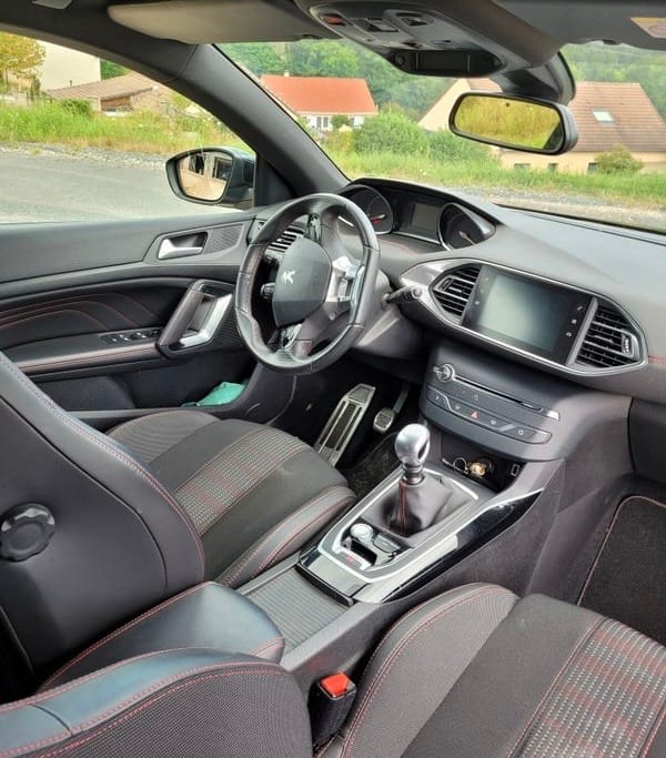 Peugeot 308 avec GPS