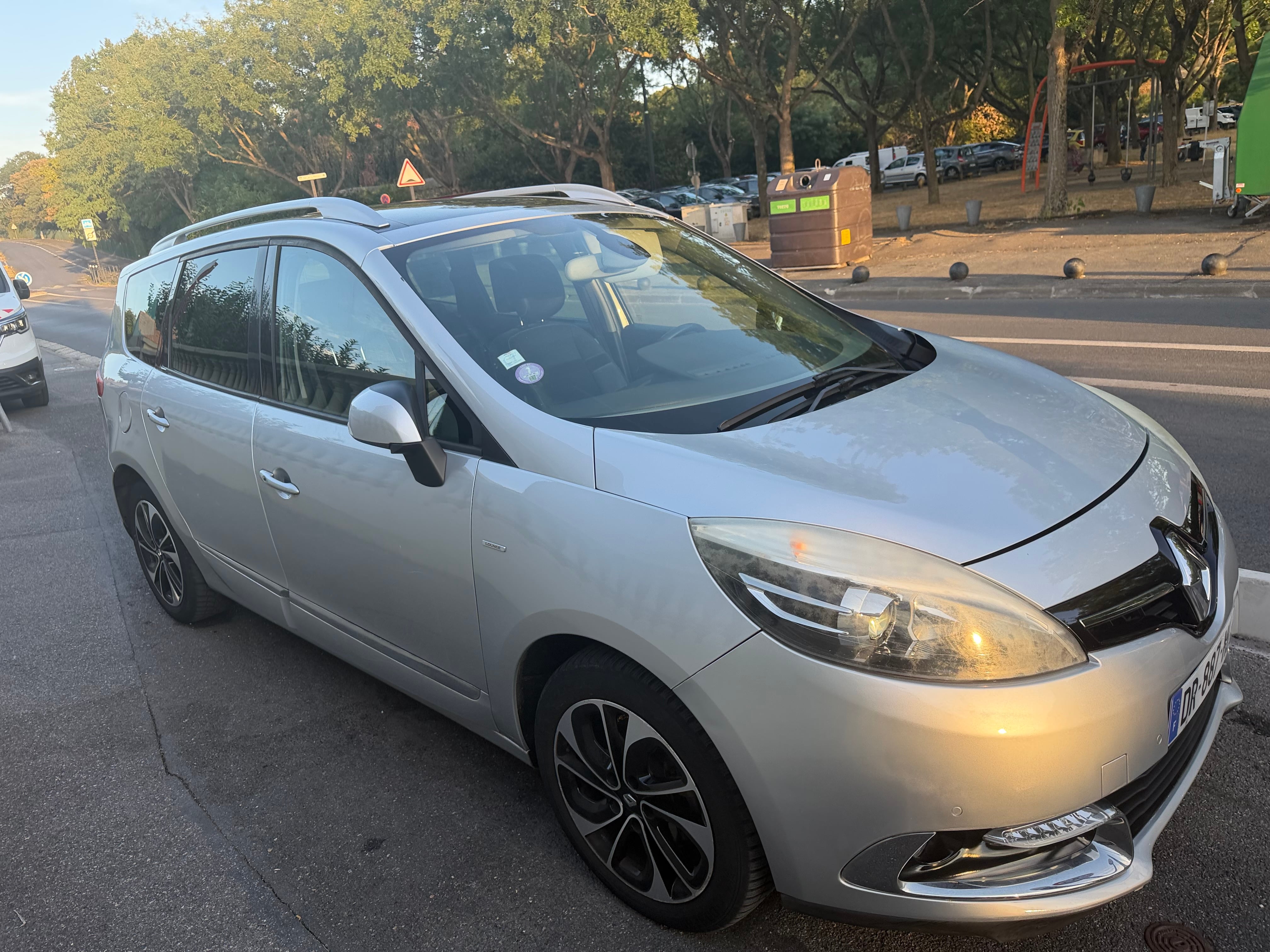 Renault Grand Scenic avec Climatisation