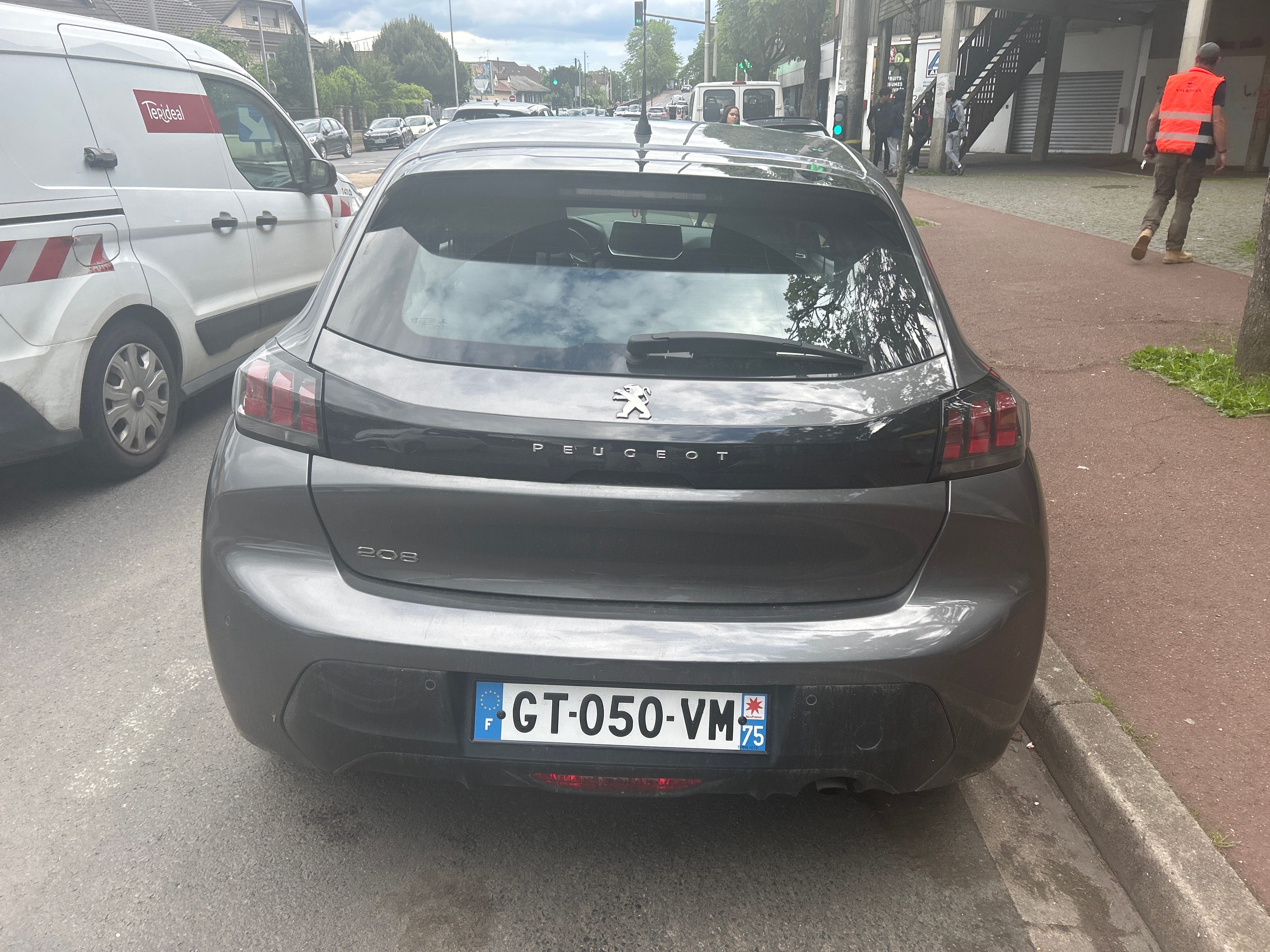 Peugeot 208 avec GPS