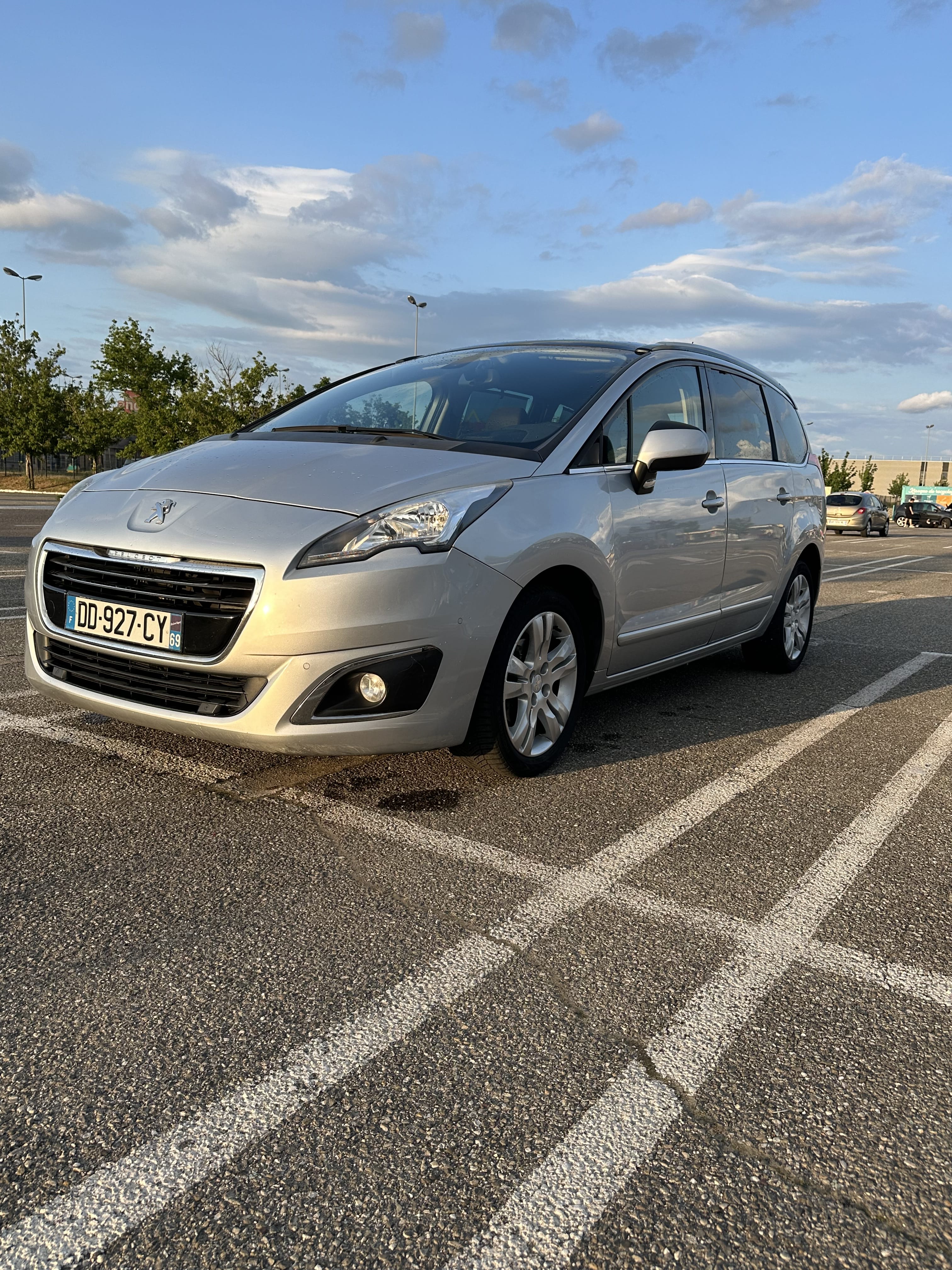 Peugeot 5008 avec Climatisation