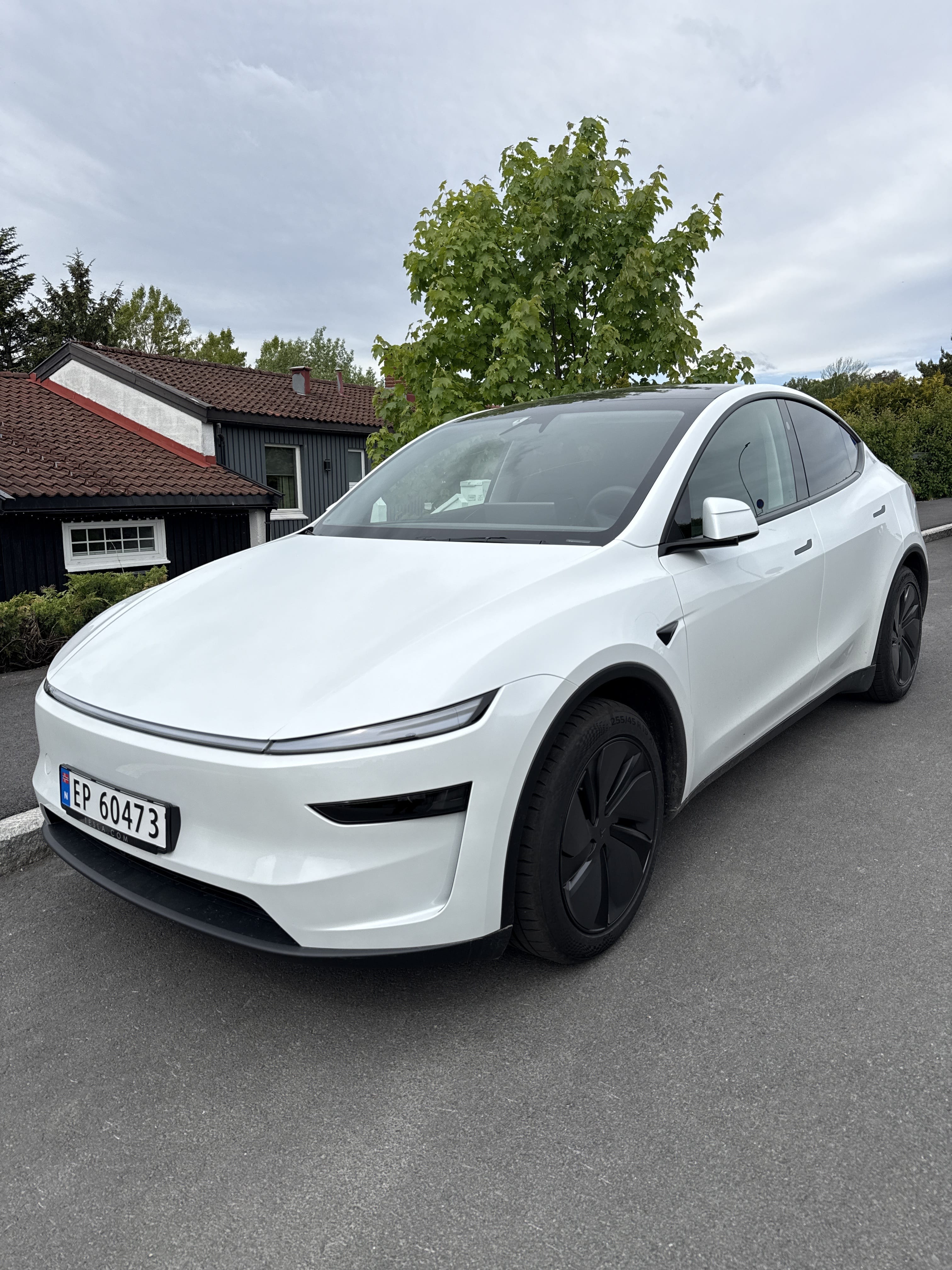 Tesla Model Y Long Range, 2025, Eléctrico, Automático