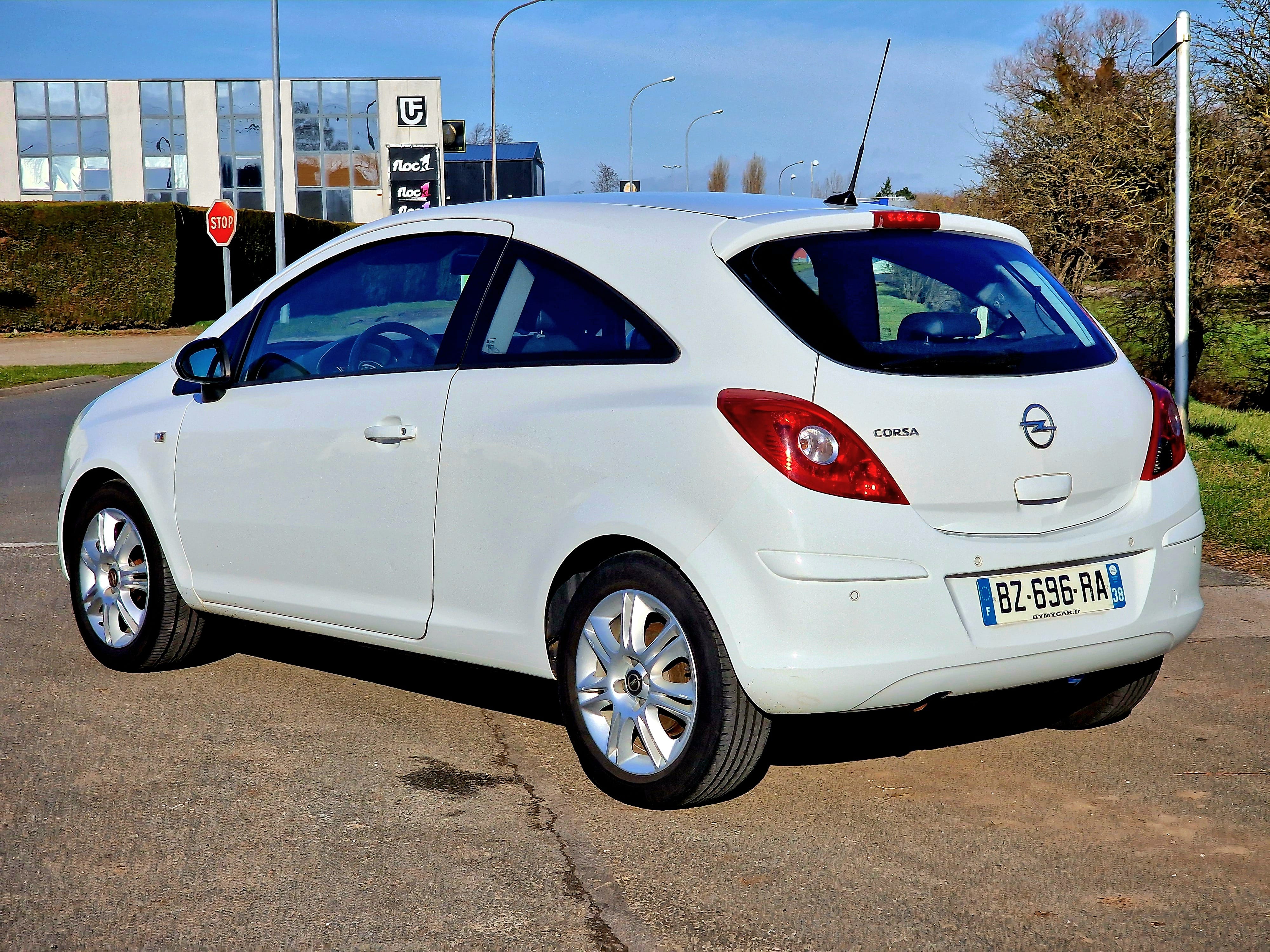 Opel Corsa avec Régulateur de vitesse