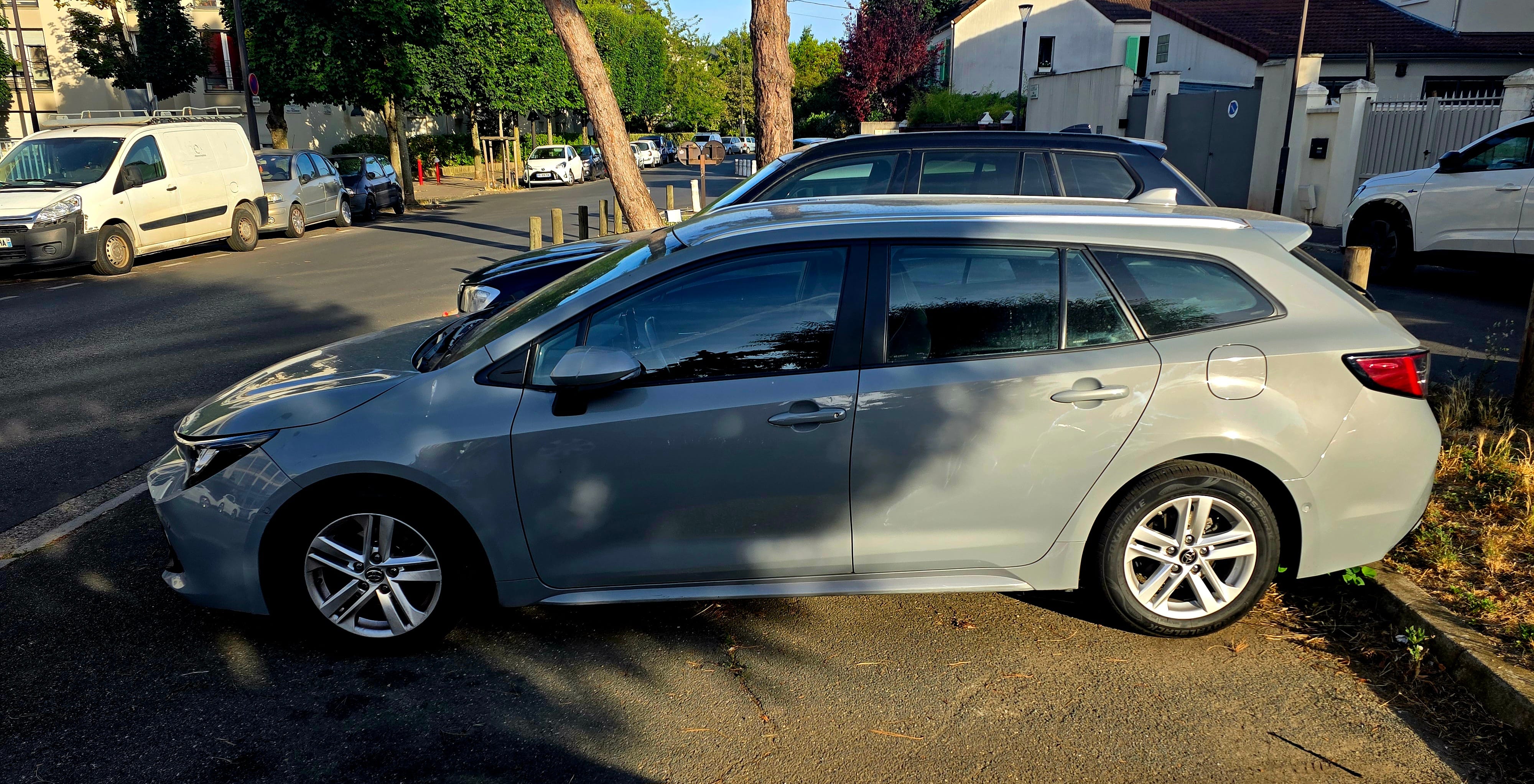 Toyota Corolla Touring Sports Dynamic Hybride avec Port USB