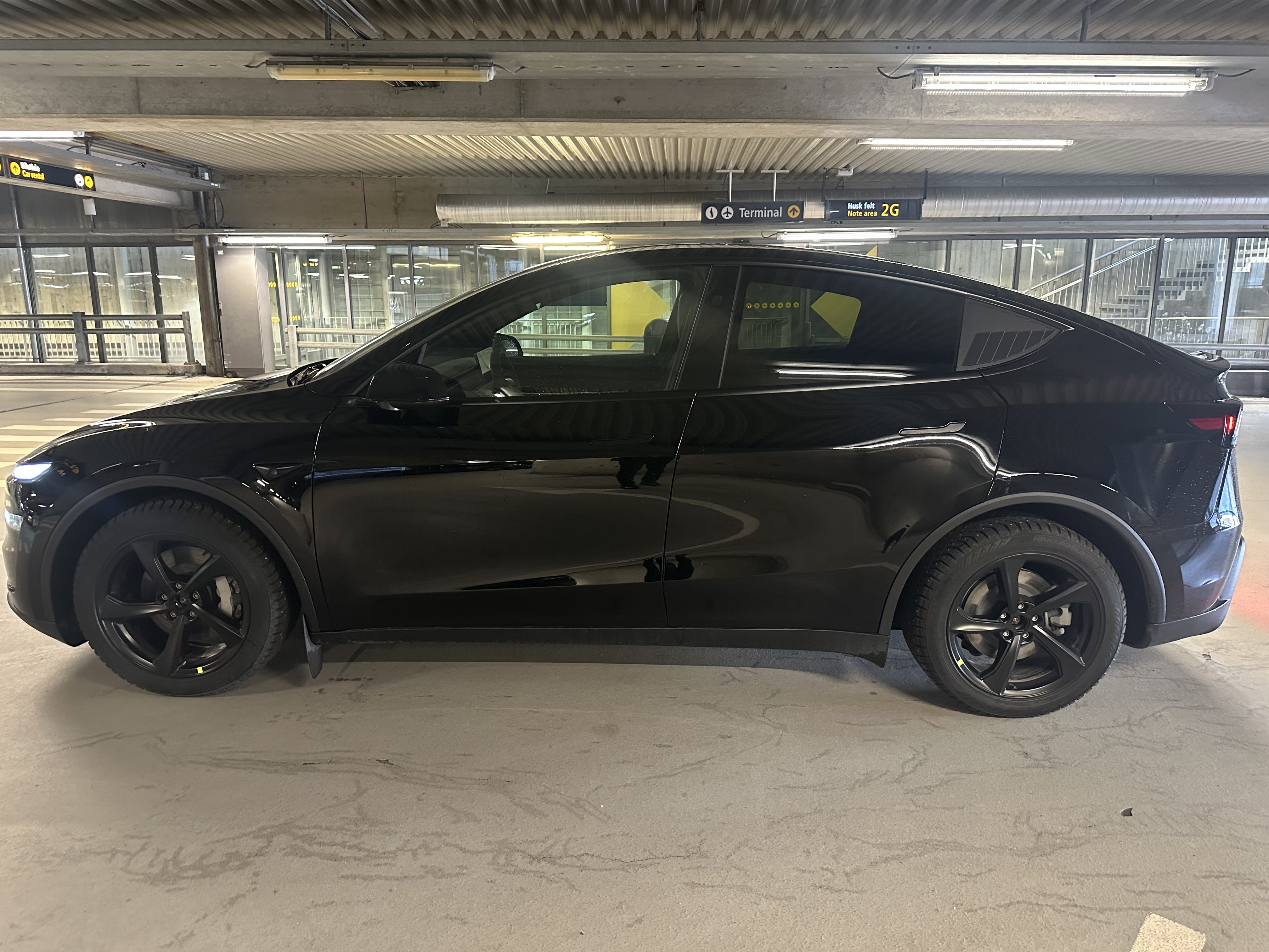 Tesla Model Y Long Range med Aircondition