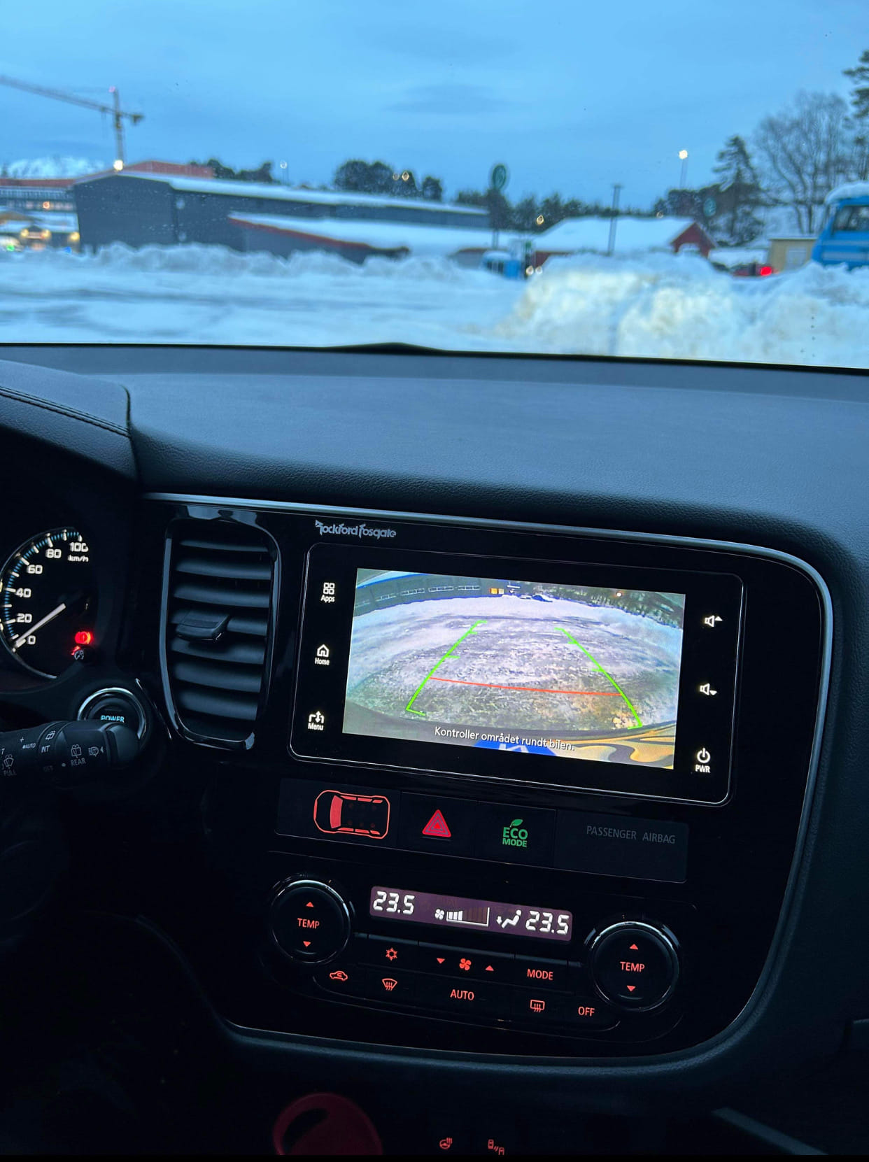 Mitsubishi Outlander Hybrid med Firehjulstrekk