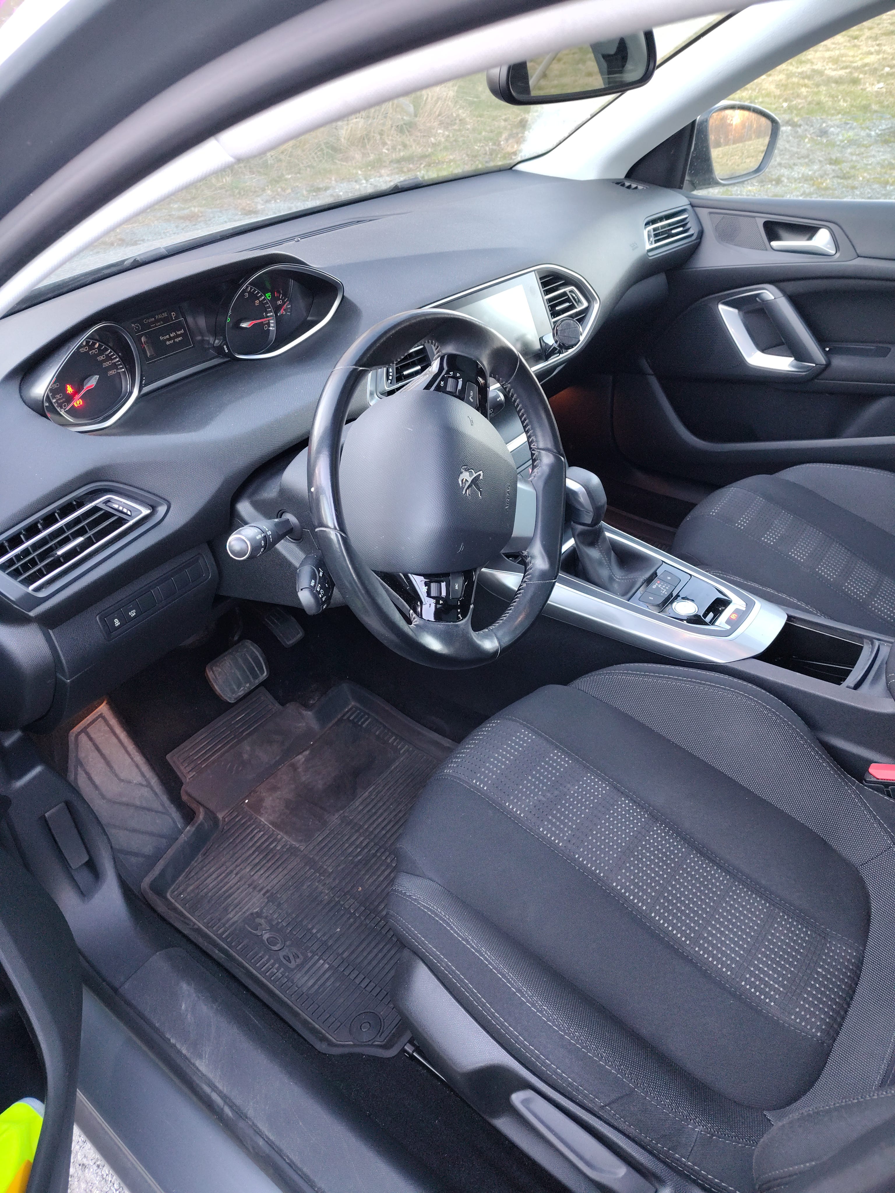 Peugeot 308 SW med GPS