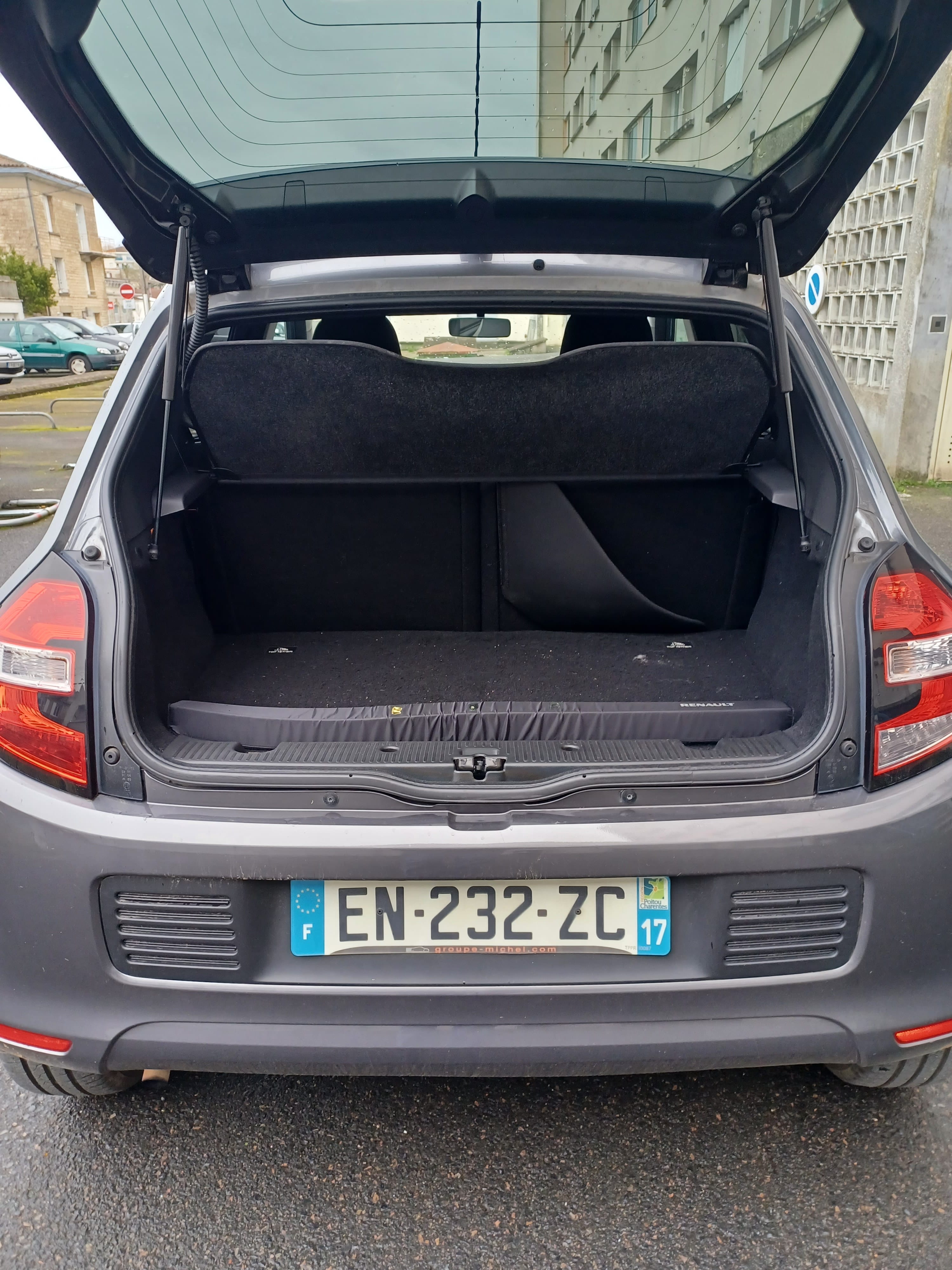 Renault Twingo E-Tech Essence
