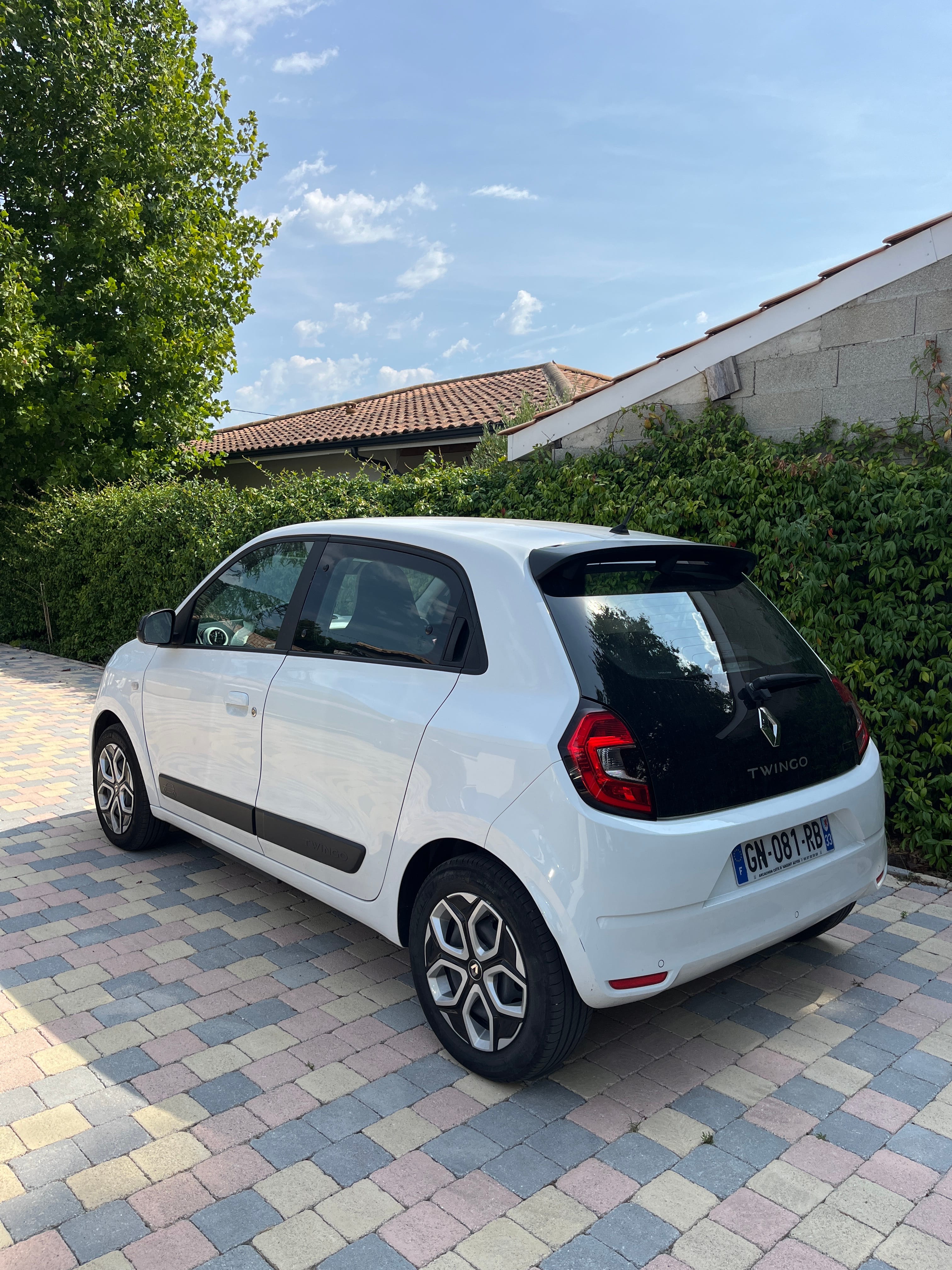 Renault Twingo III avec Siège bébé