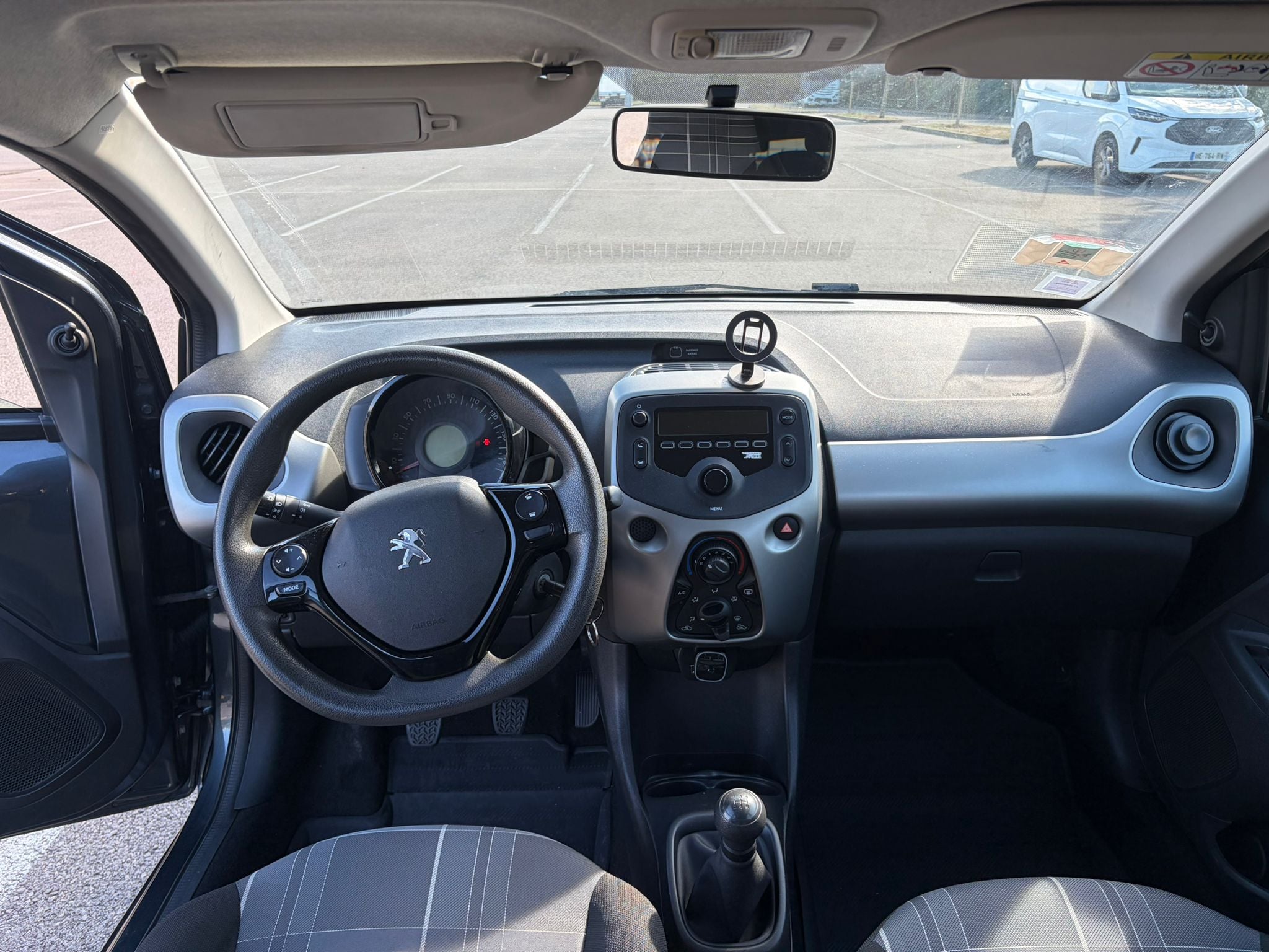 Peugeot 108 1.0 VTI with USB charging ports