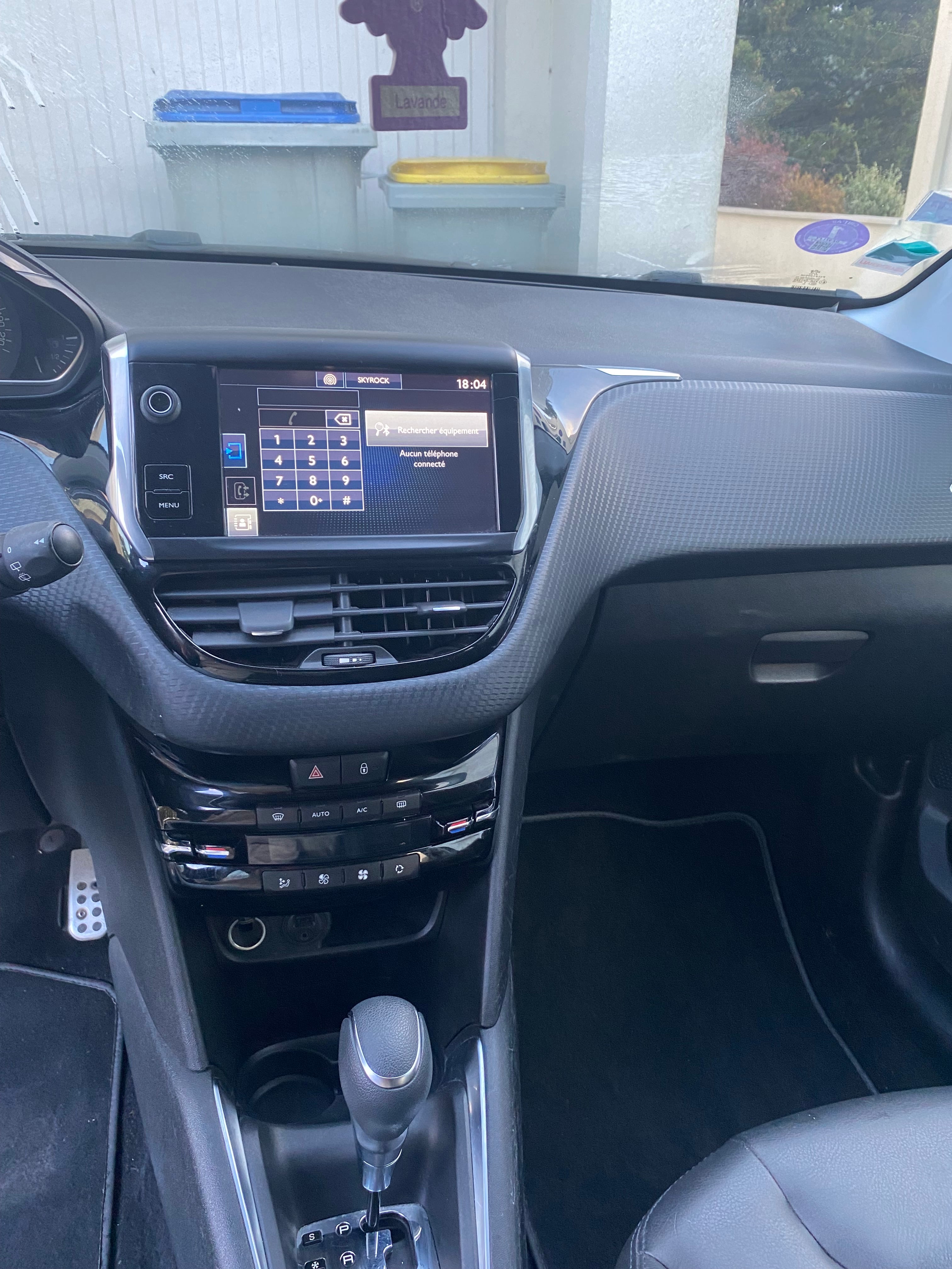 Peugeot 208 avec GPS
